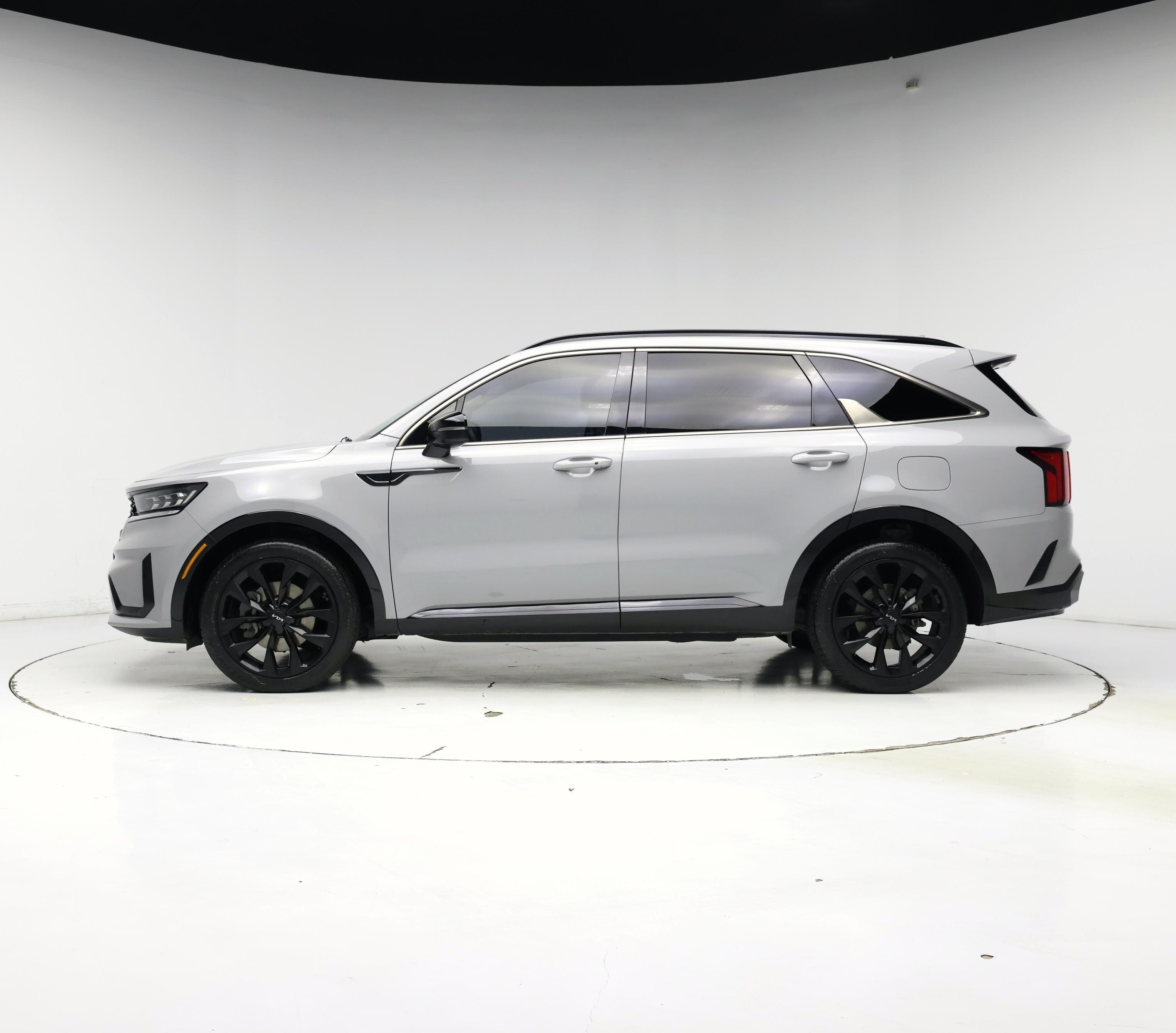 Thumbnail: 2022 Kia Sorento - 3
