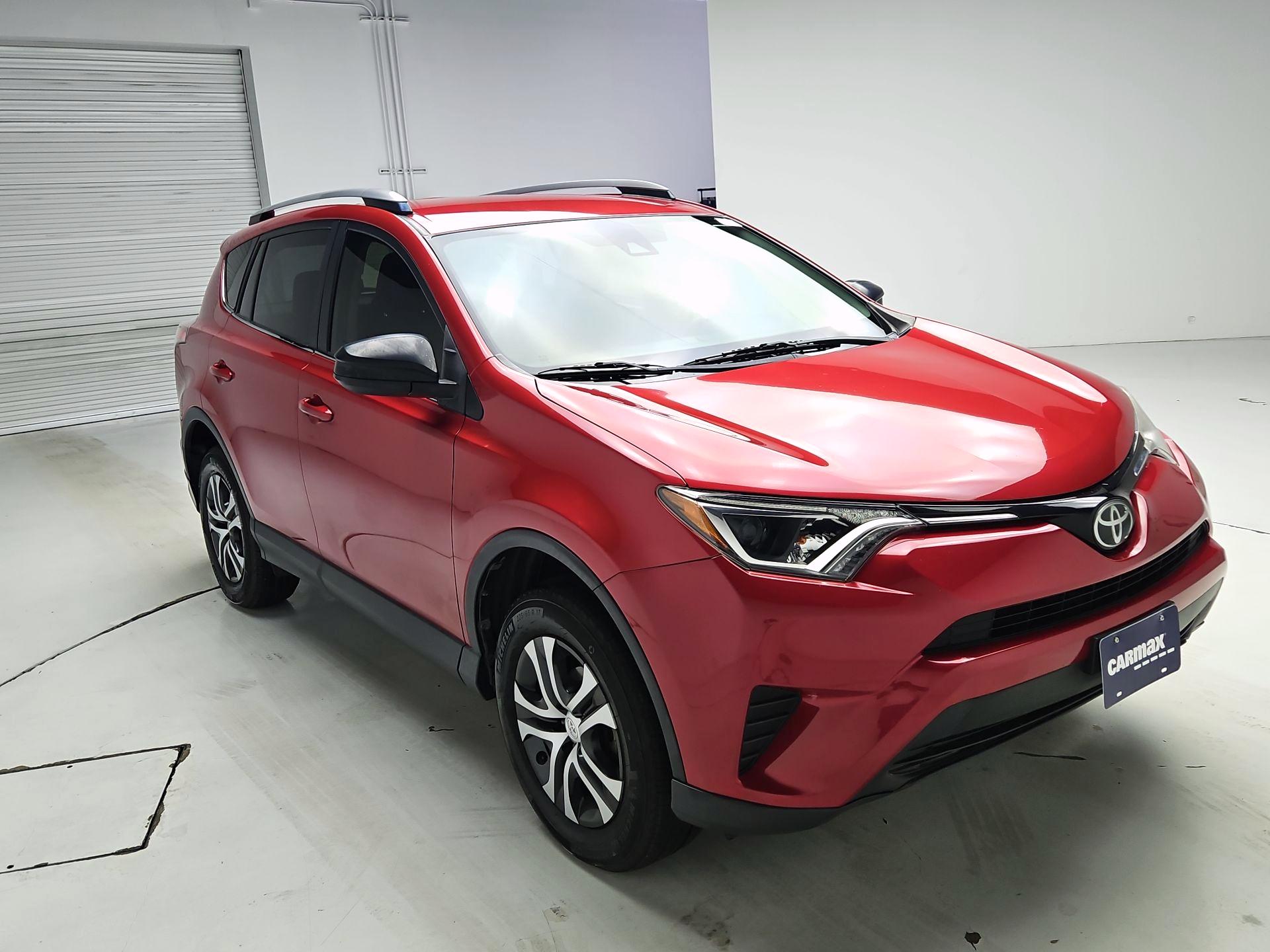 Thumbnail: 2017 Toyota RAV4 - 1
