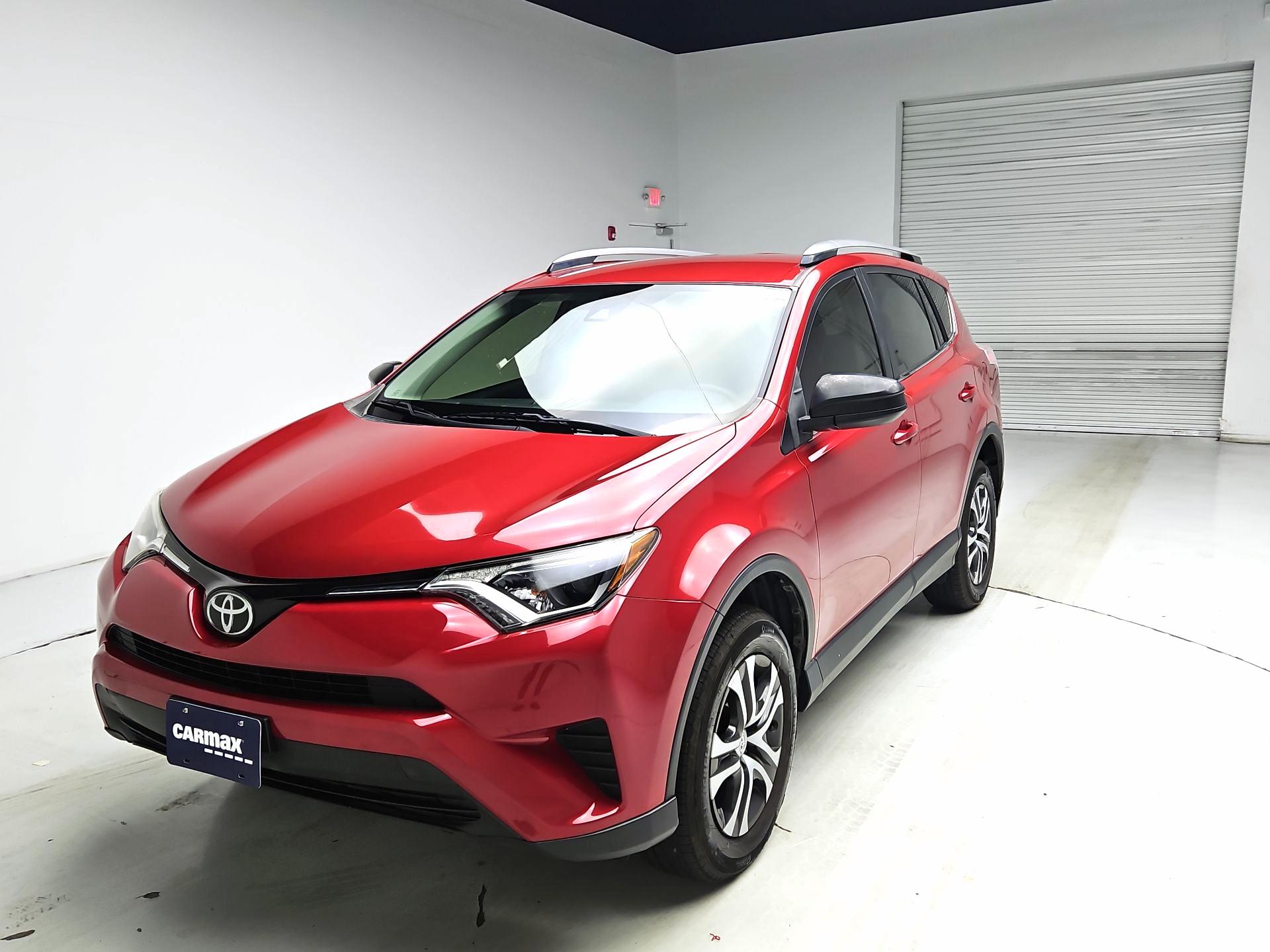 Thumbnail: 2017 Toyota RAV4 - 3