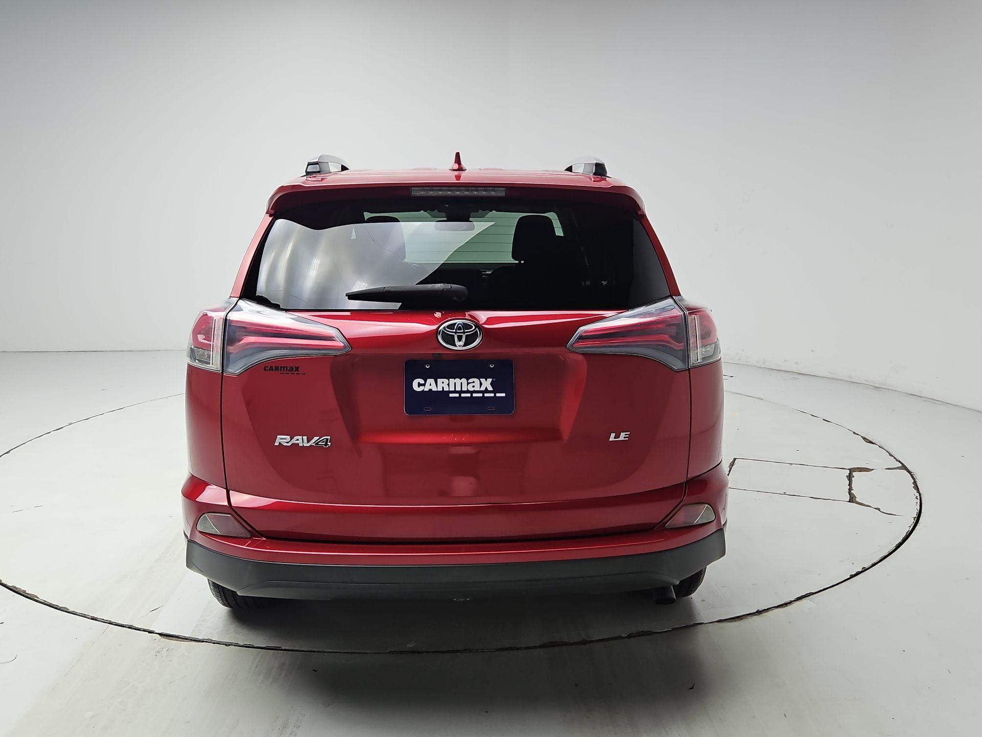 Thumbnail: 2017 Toyota RAV4 - 6