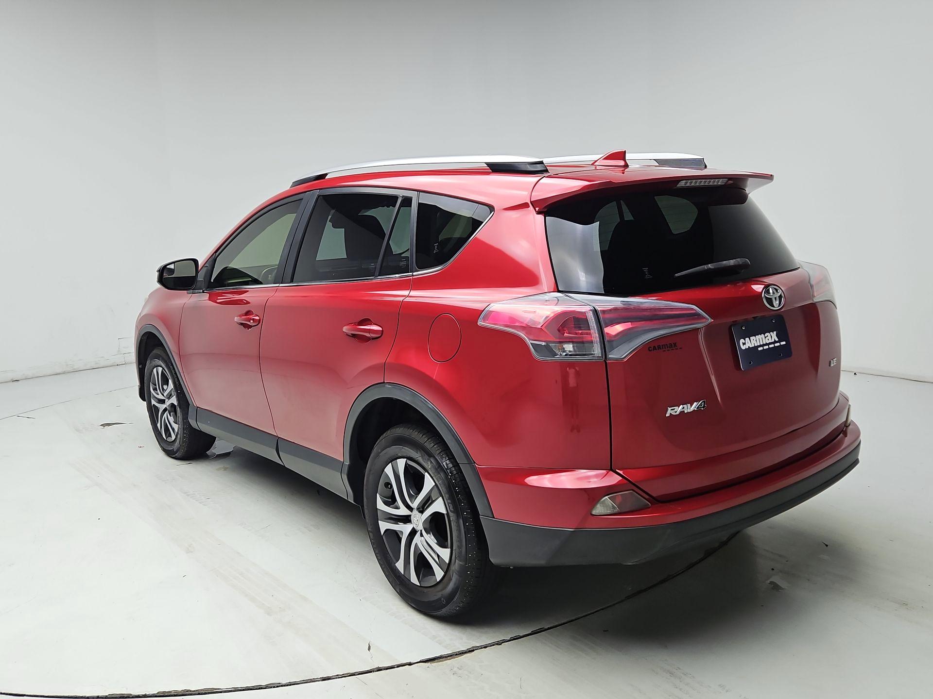 Thumbnail: 2017 Toyota RAV4 - 7