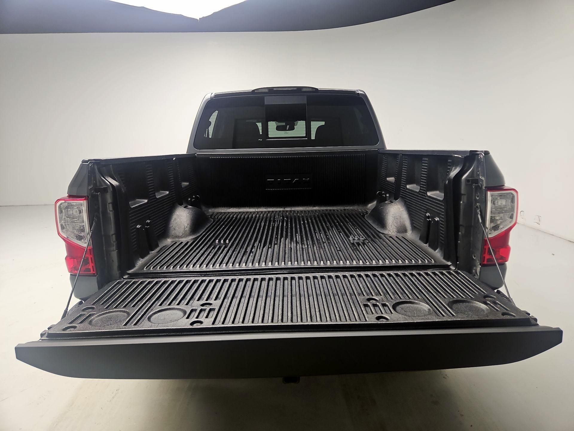 Thumbnail: 2018 Nissan Titan - 19