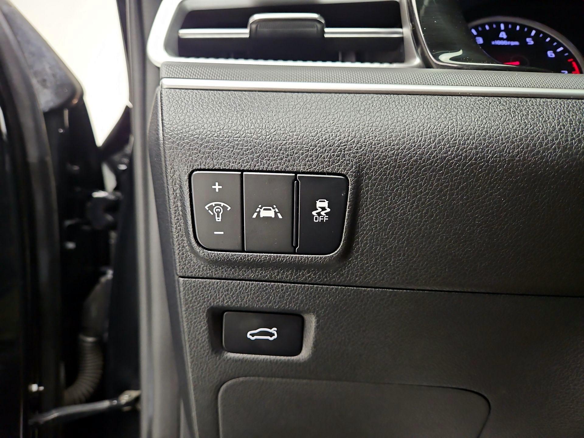 Thumbnail: 2021 Kia K5 - 13