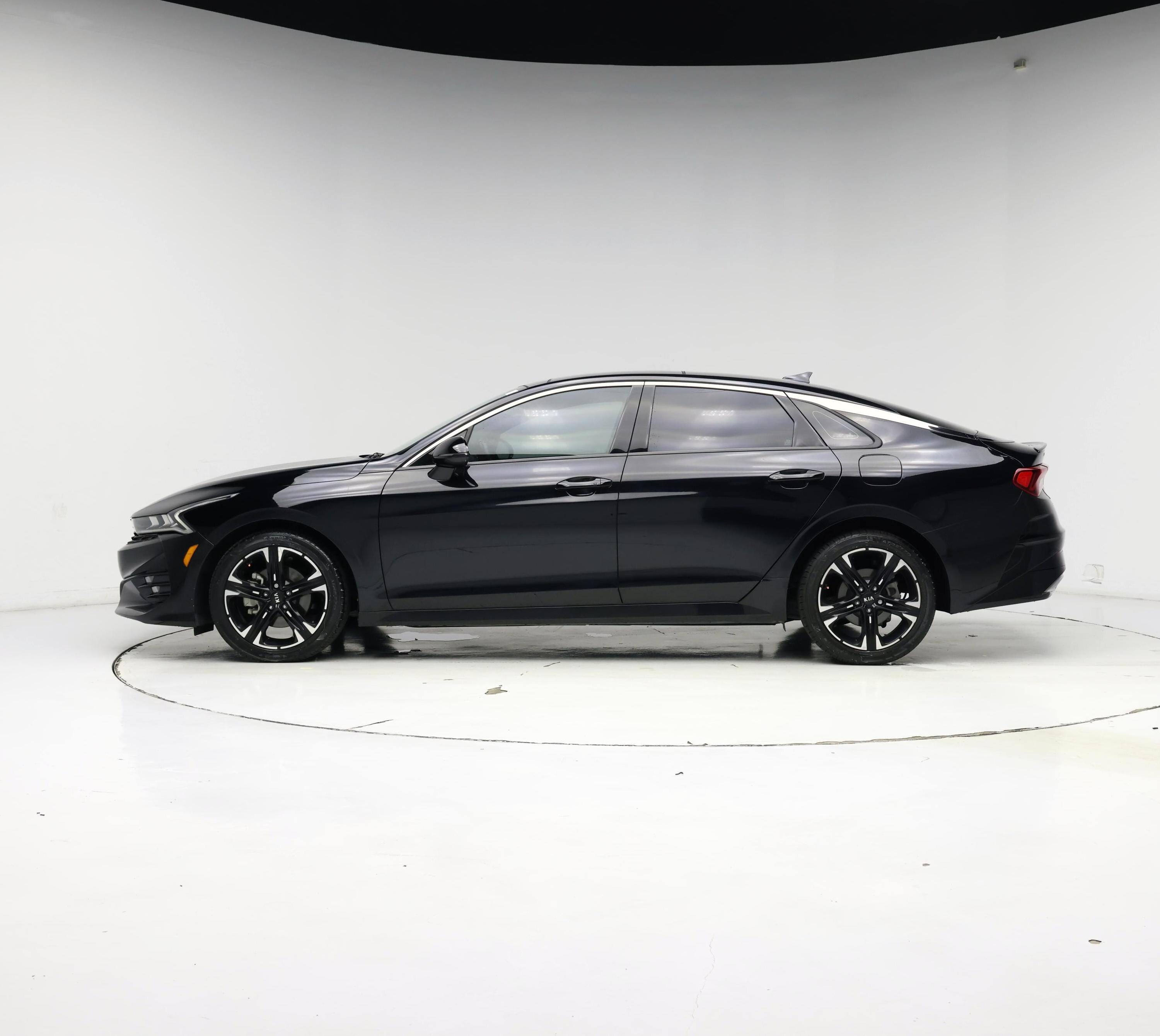 Thumbnail: 2021 Kia K5 - 3