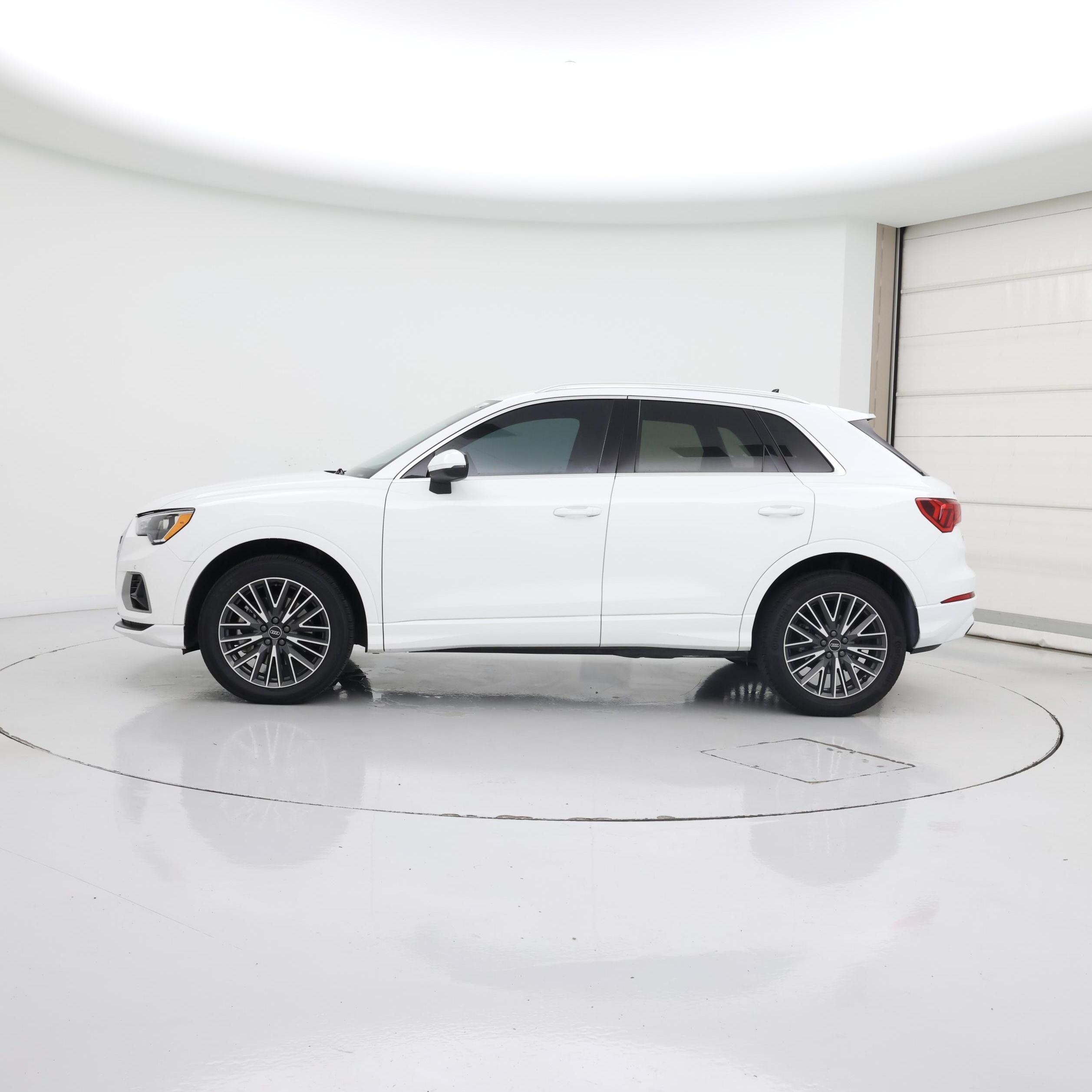 Thumbnail: 2022 Audi Q3 - 3