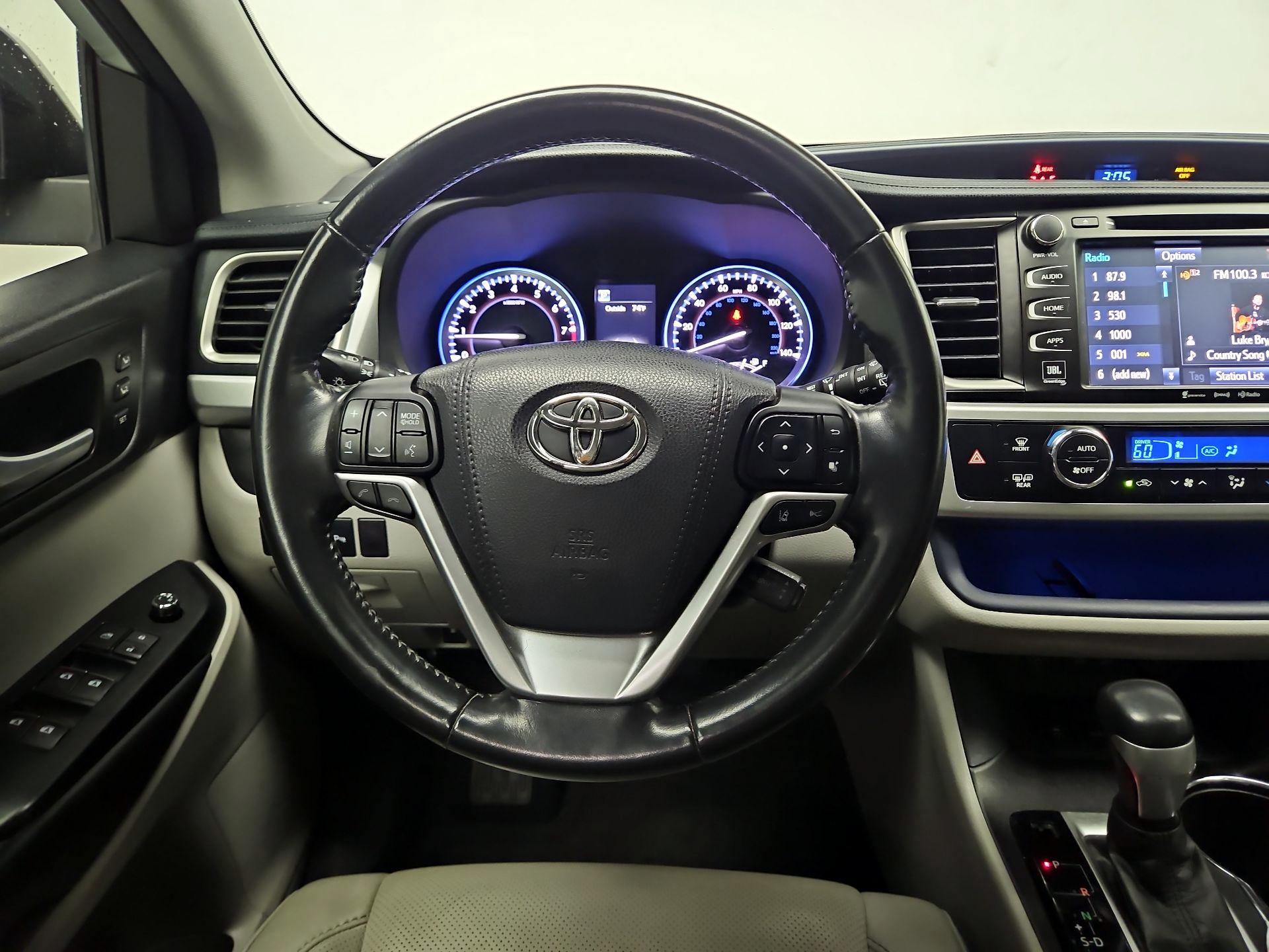 Thumbnail: 2018 Toyota Highlander - 10