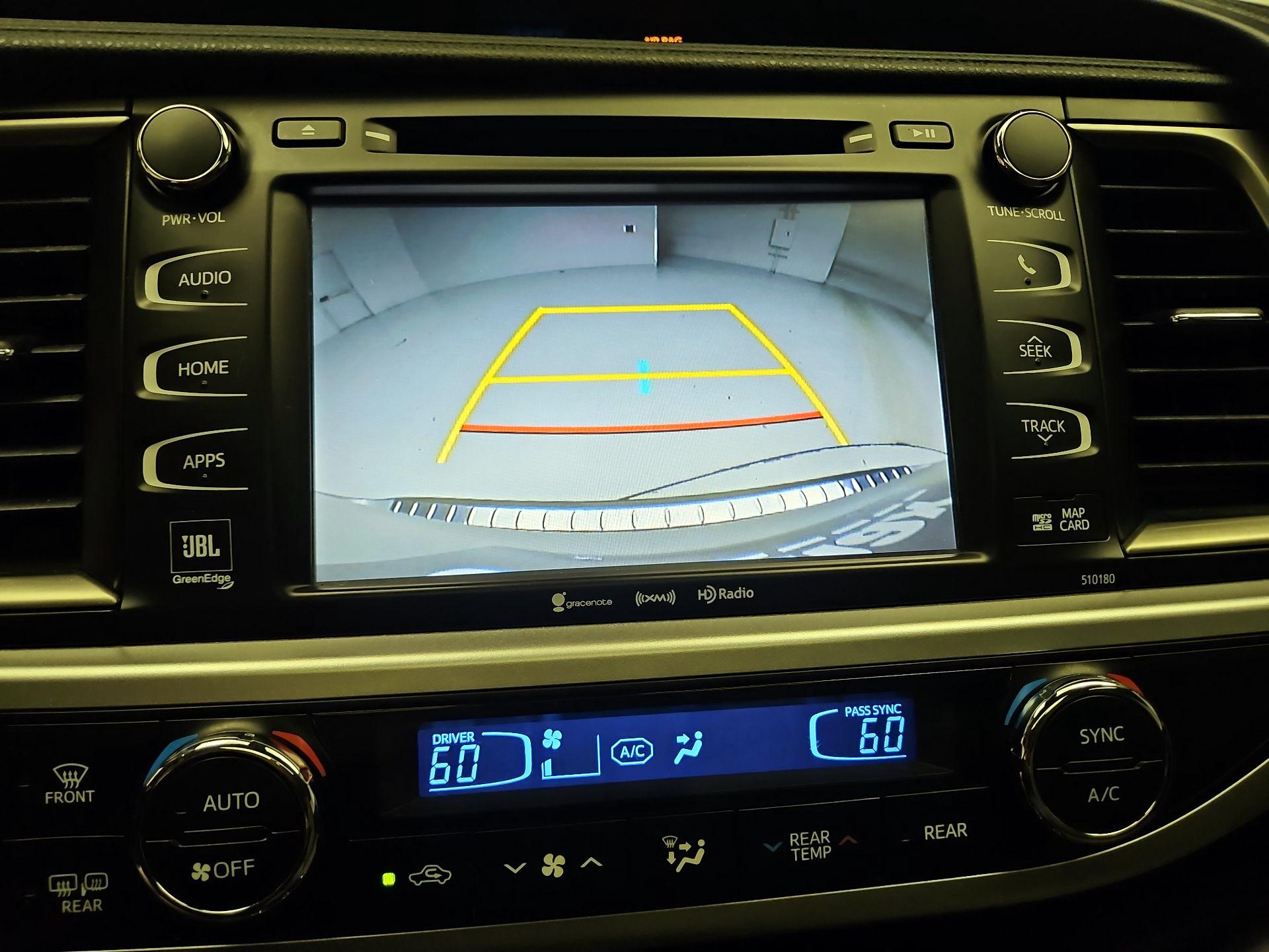 Thumbnail: 2018 Toyota Highlander - 14