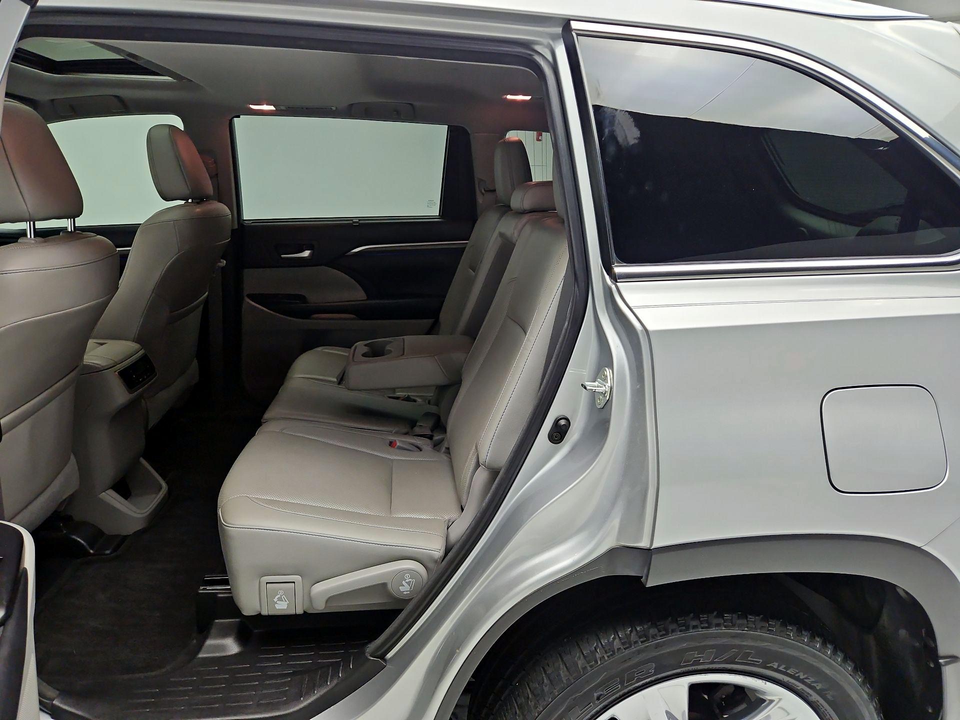 Thumbnail: 2018 Toyota Highlander - 20