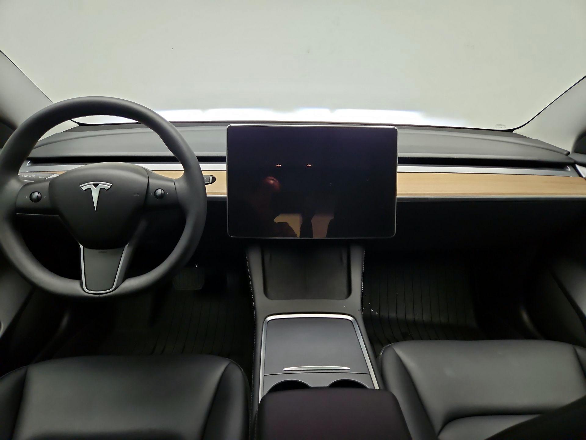 Thumbnail: 2023 Tesla Model 3 - 9