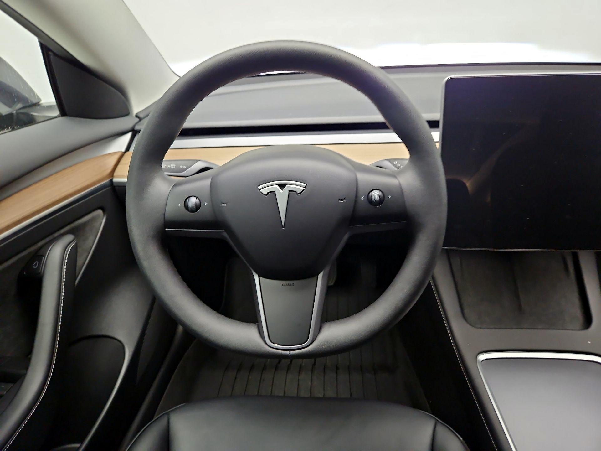 Thumbnail: 2023 Tesla Model 3 - 10