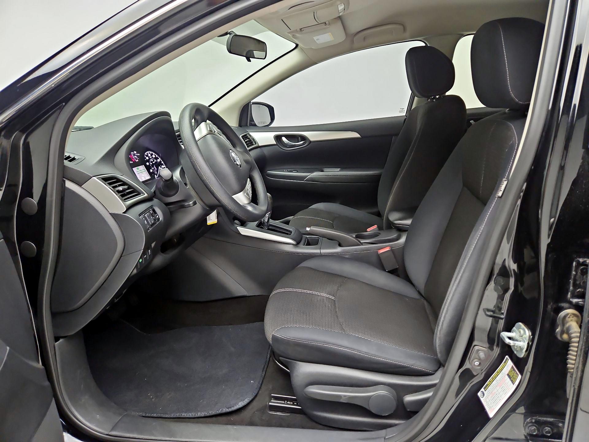Thumbnail: 2016 Nissan Sentra - 9