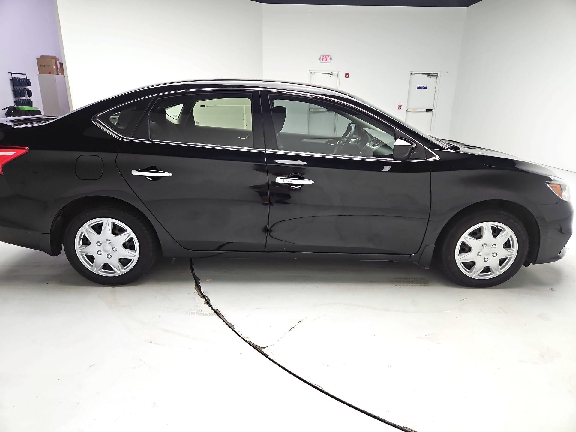 Thumbnail: 2016 Nissan Sentra - 4