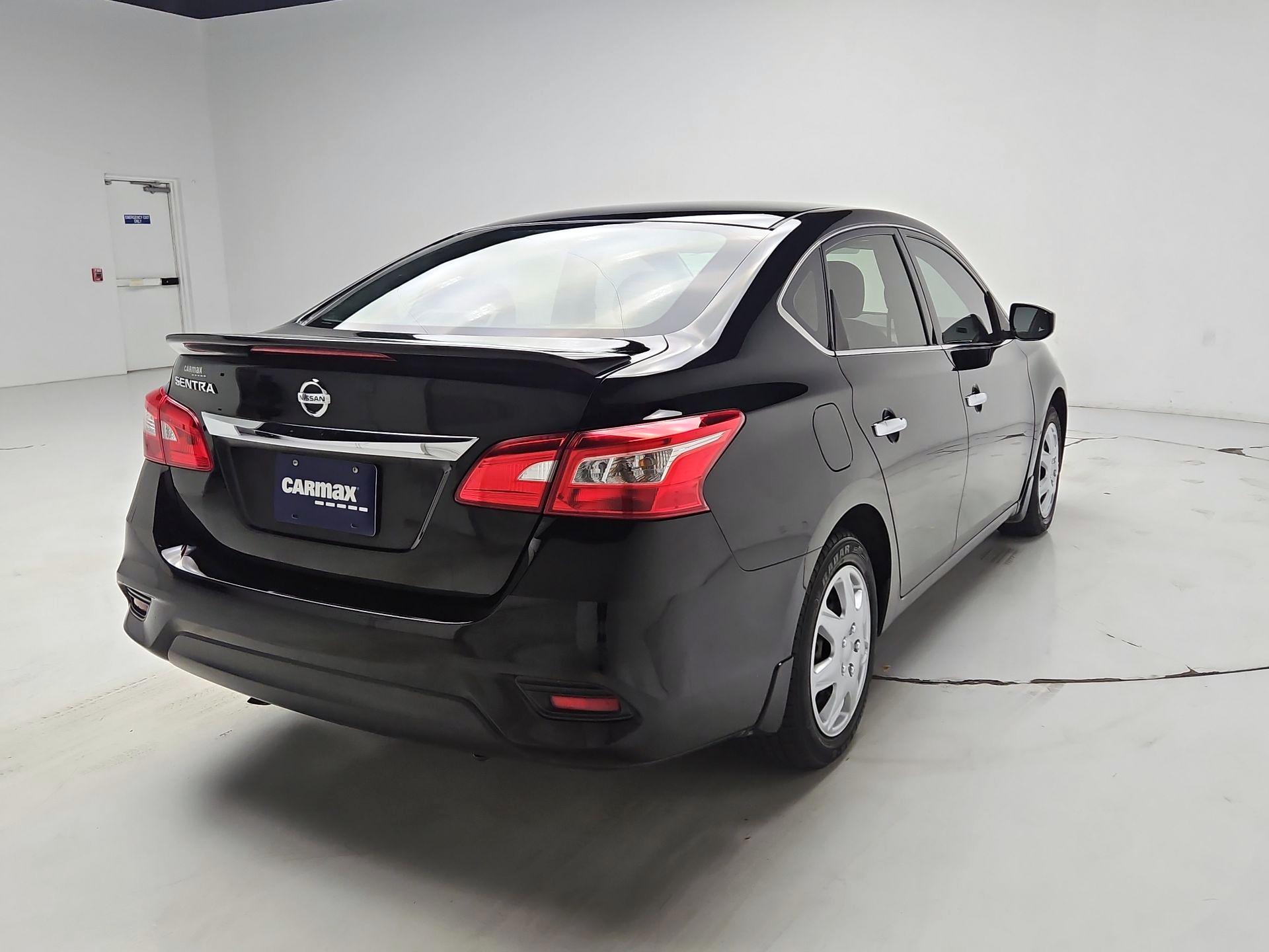 Thumbnail: 2016 Nissan Sentra - 5