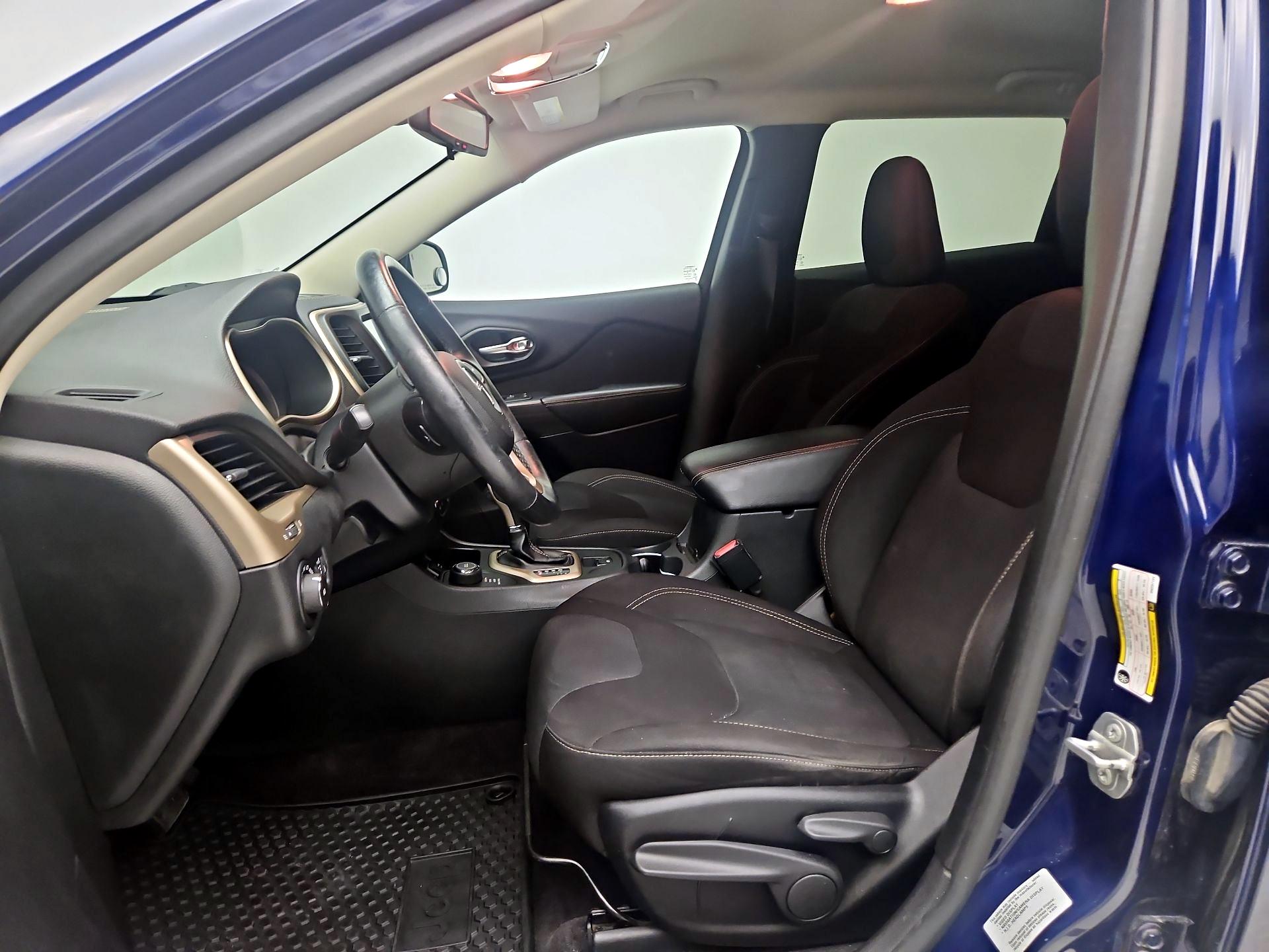Thumbnail: 2016 Jeep Cherokee - 9