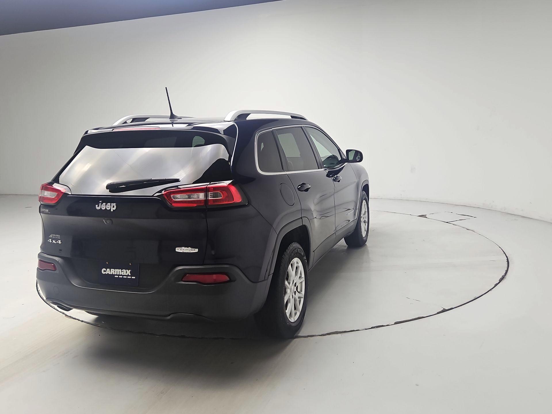 Thumbnail: 2016 Jeep Cherokee - 5