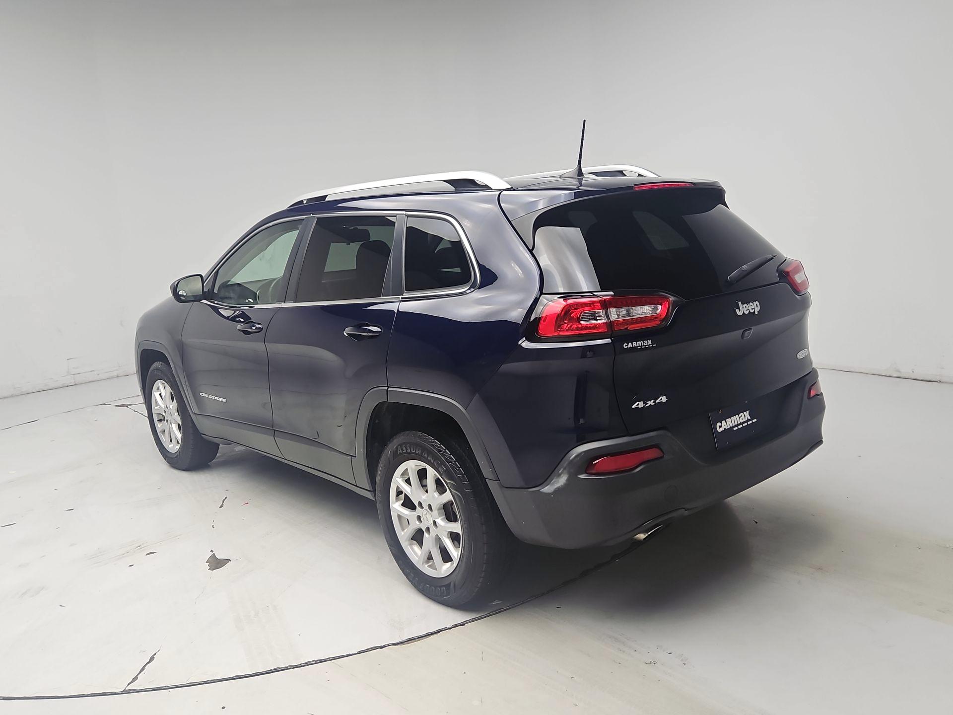 Thumbnail: 2016 Jeep Cherokee - 7