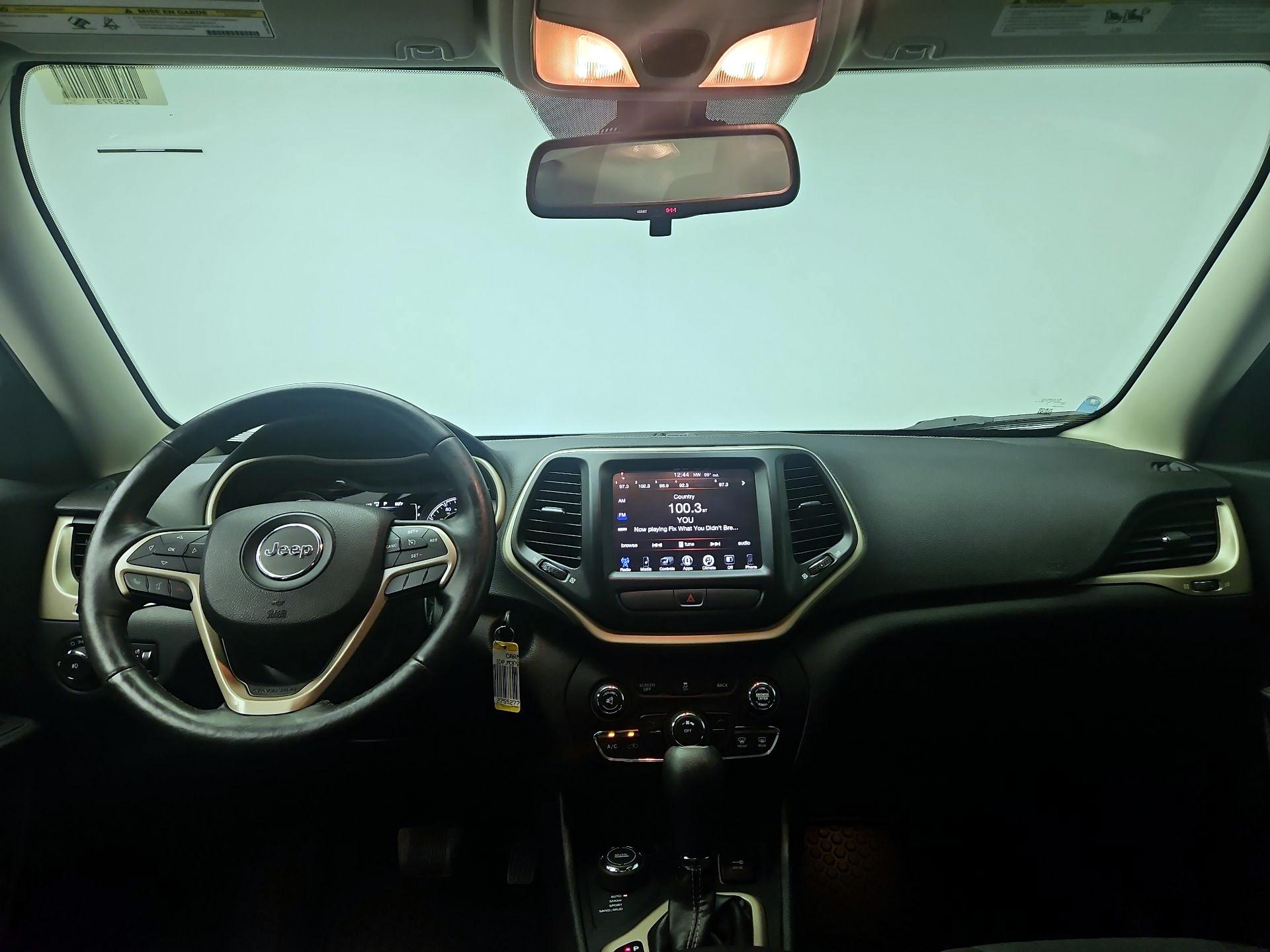 Thumbnail: 2016 Jeep Cherokee - 8