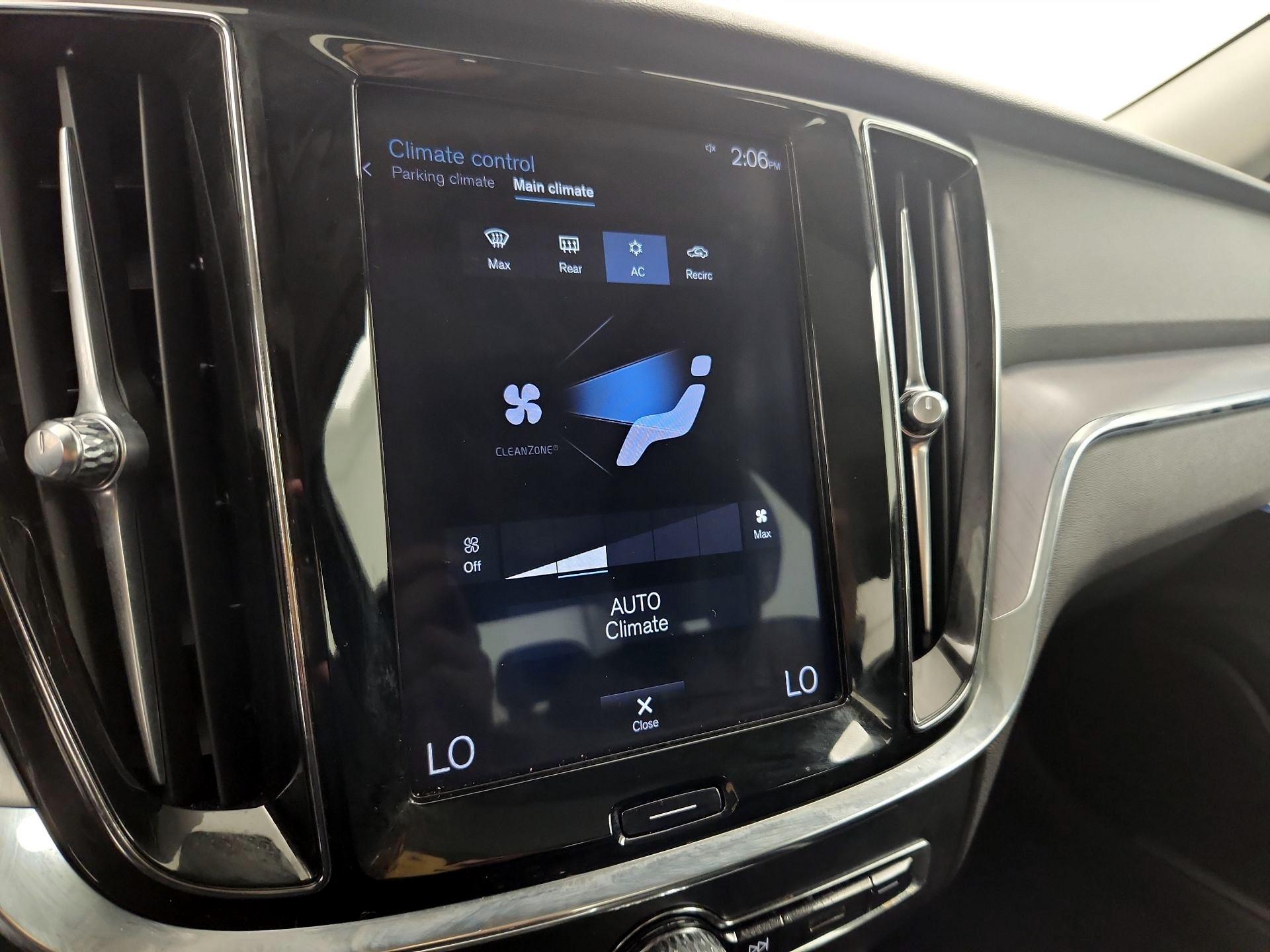 Thumbnail: 2020 Volvo S60 - 16