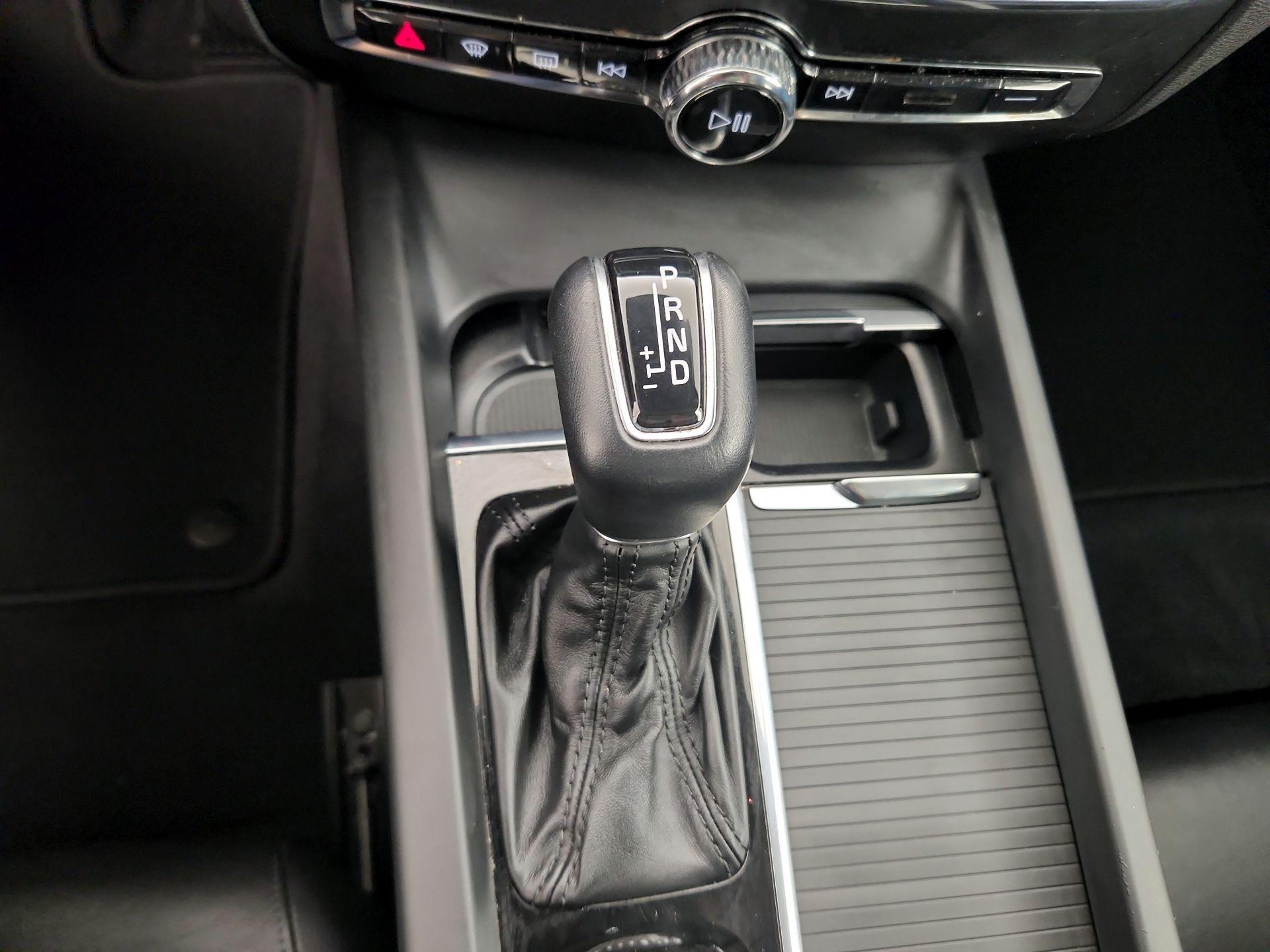 Thumbnail: 2020 Volvo S60 - 17
