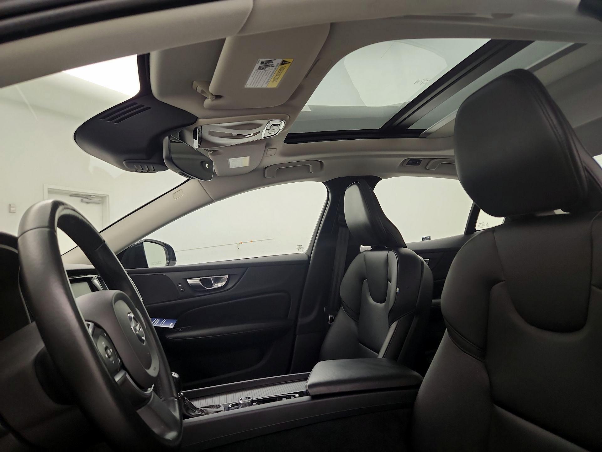 Thumbnail: 2020 Volvo S60 - 19