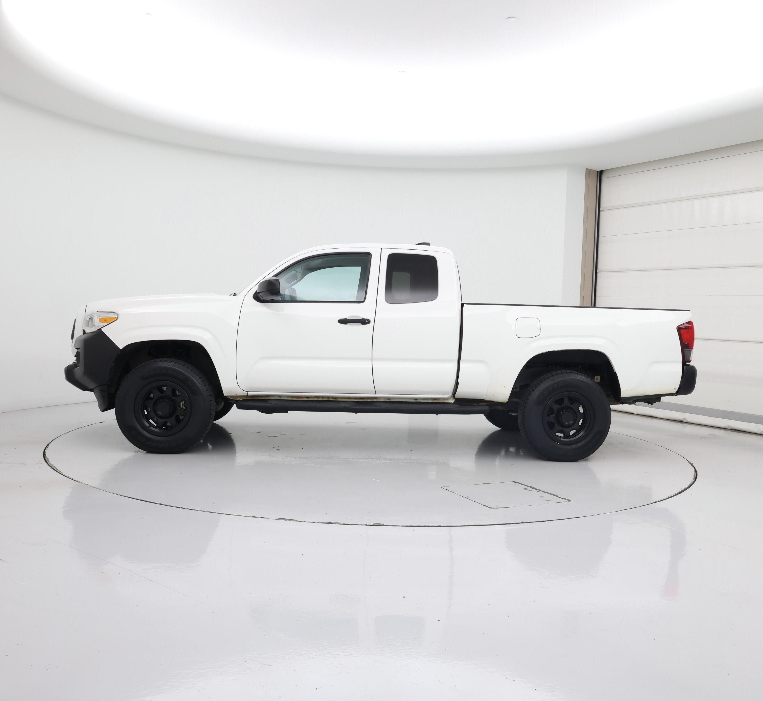 Thumbnail: 2021 Toyota Tacoma - 3