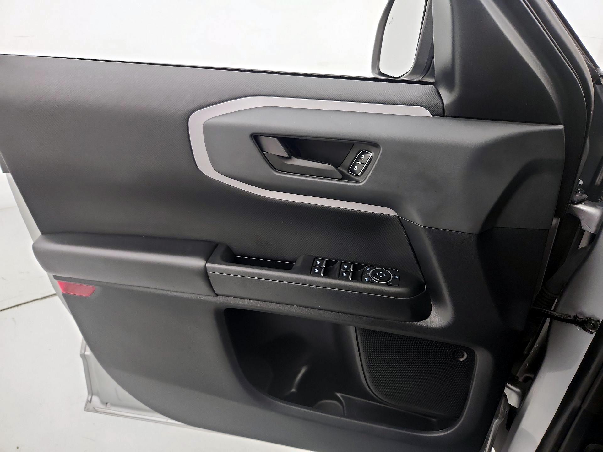 Thumbnail: 2023 Ford Bronco Sport - 12