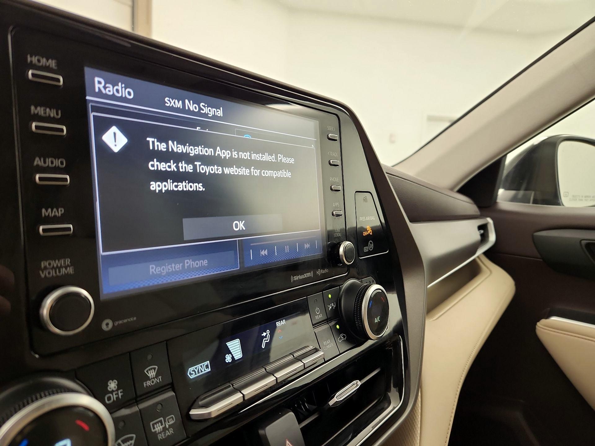 Thumbnail: 2020 Toyota Highlander - 14