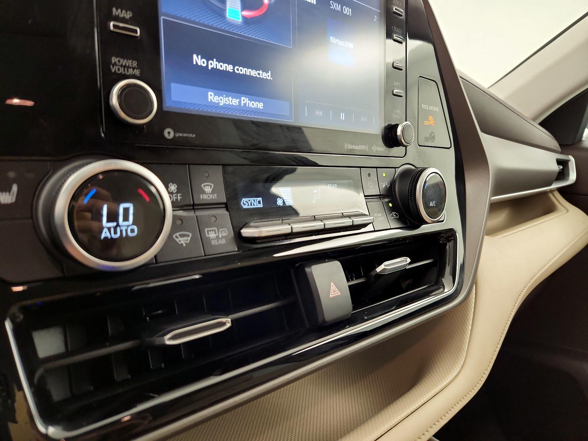 Thumbnail: 2020 Toyota Highlander - 17