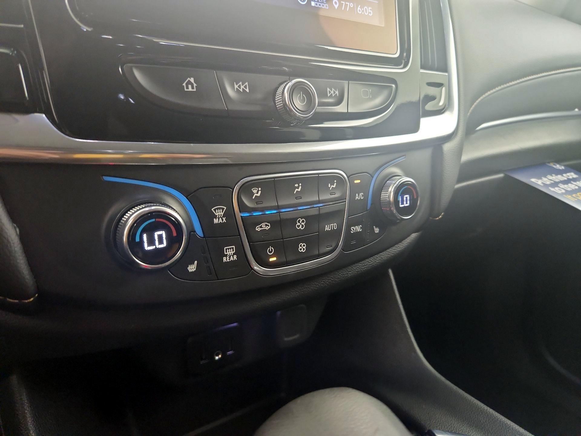 Thumbnail: 2021 Chevrolet Traverse - 16