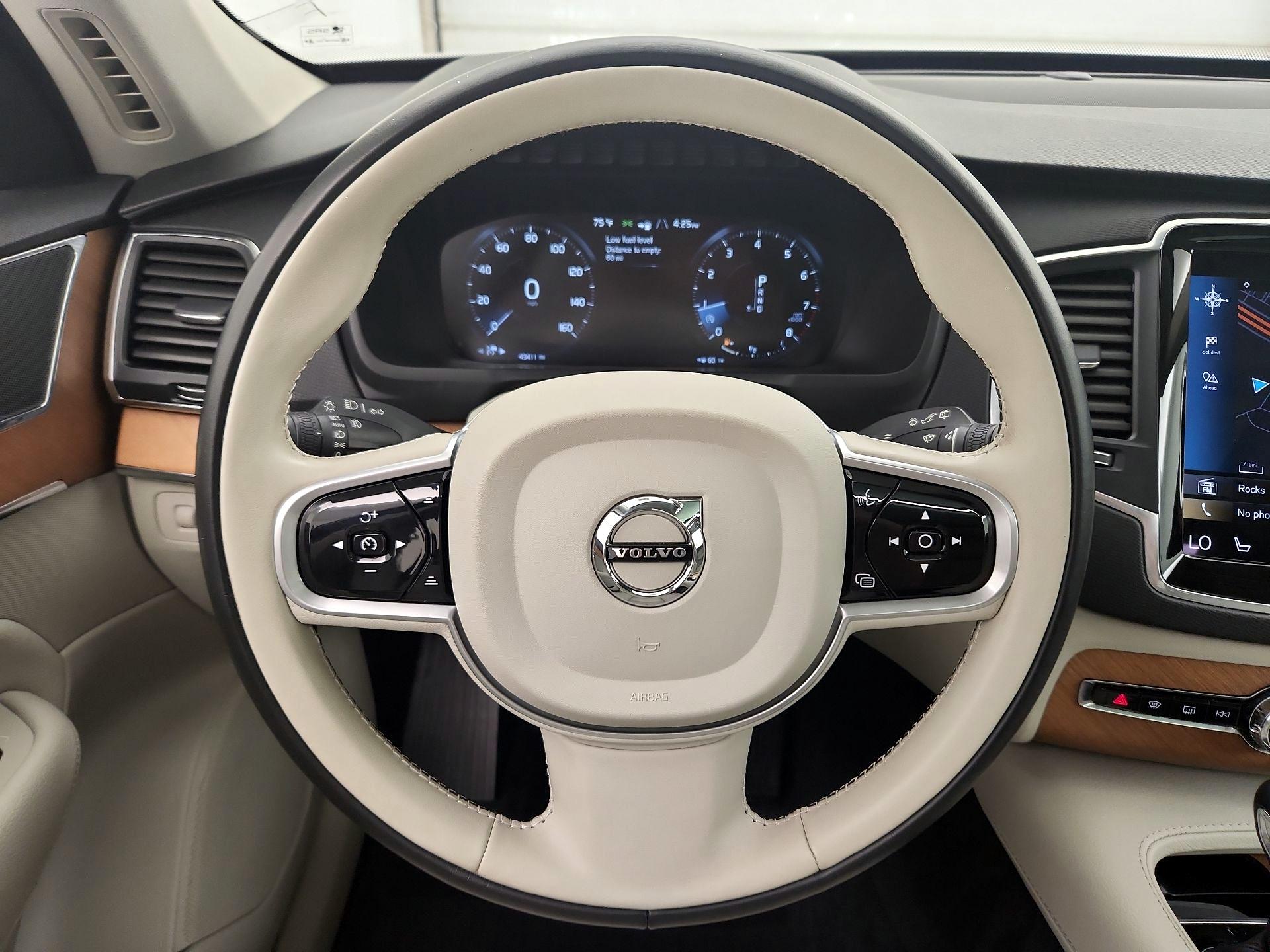 Thumbnail: 2022 Volvo XC90 - 10