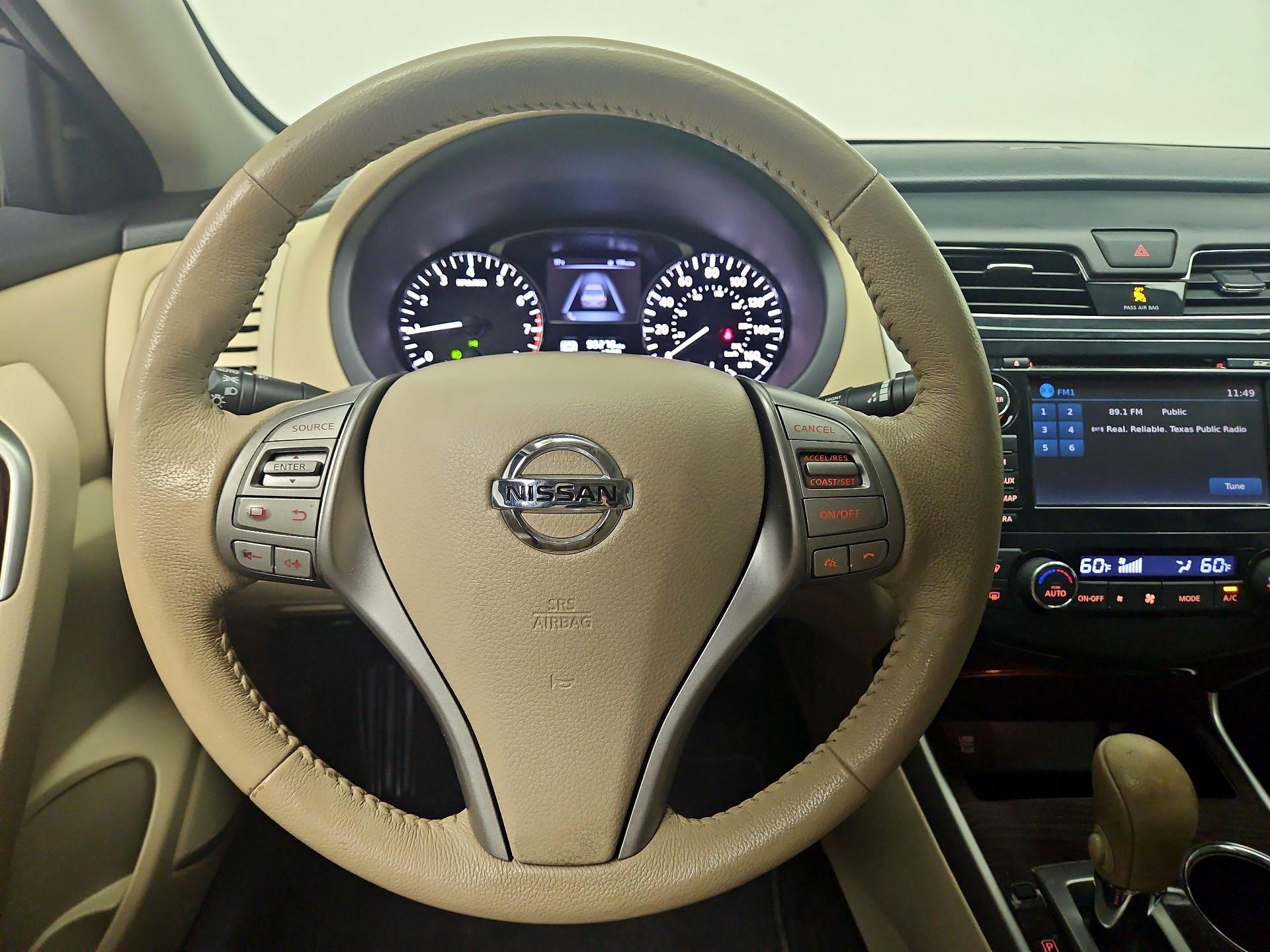 Thumbnail: 2015 Nissan Altima - 10