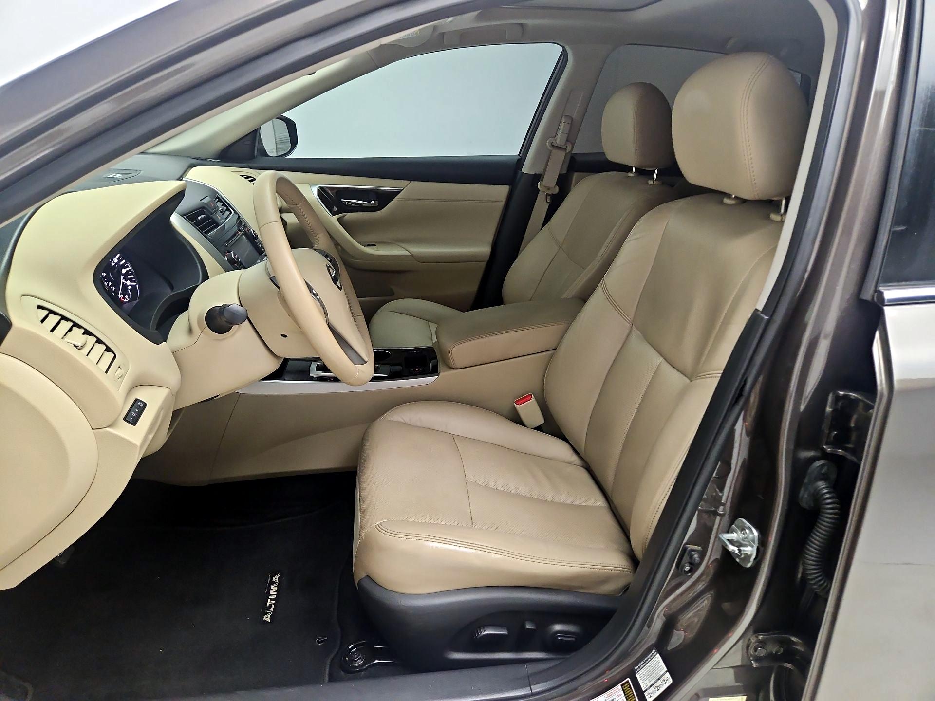 Thumbnail: 2015 Nissan Altima - 11