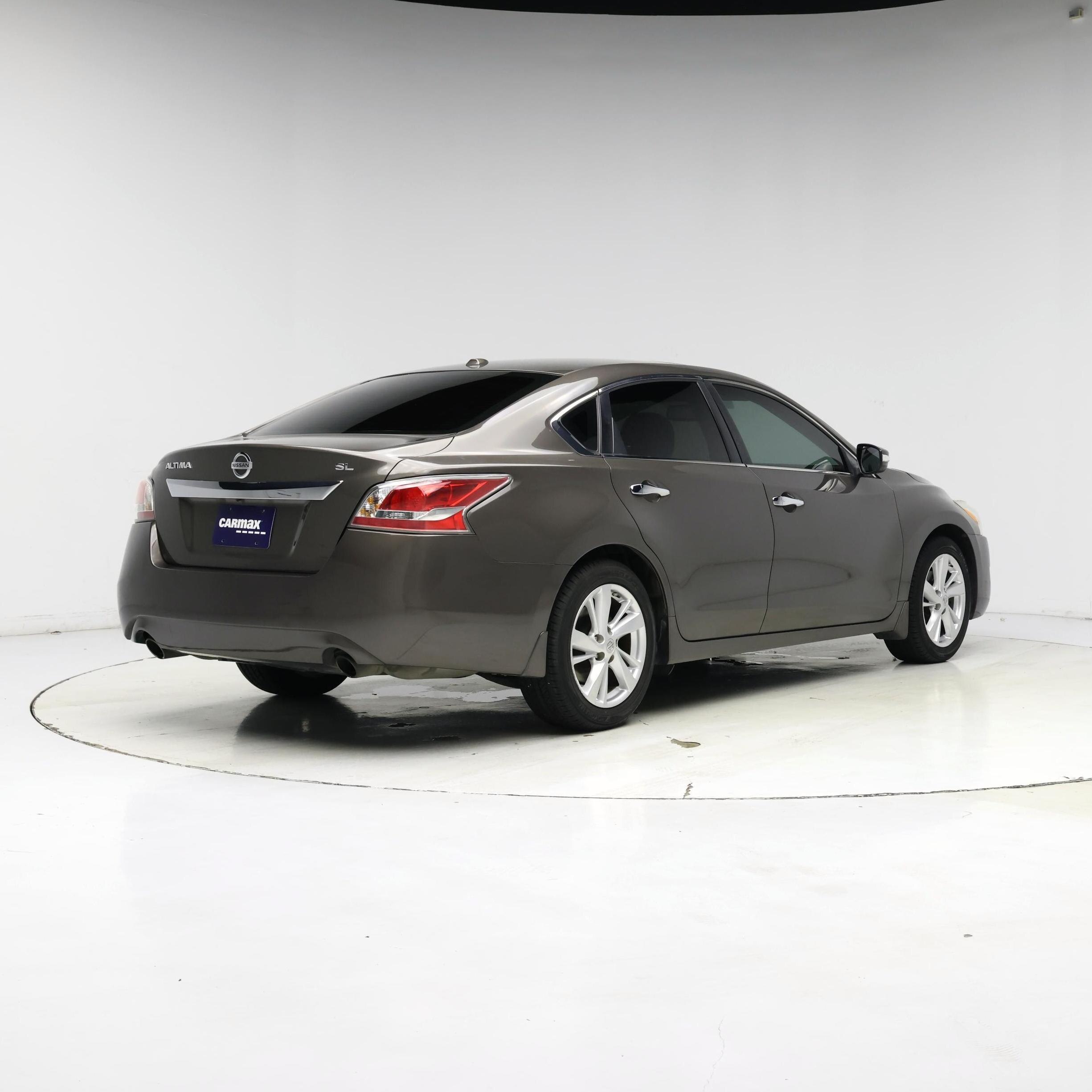 Thumbnail: 2015 Nissan Altima - 8