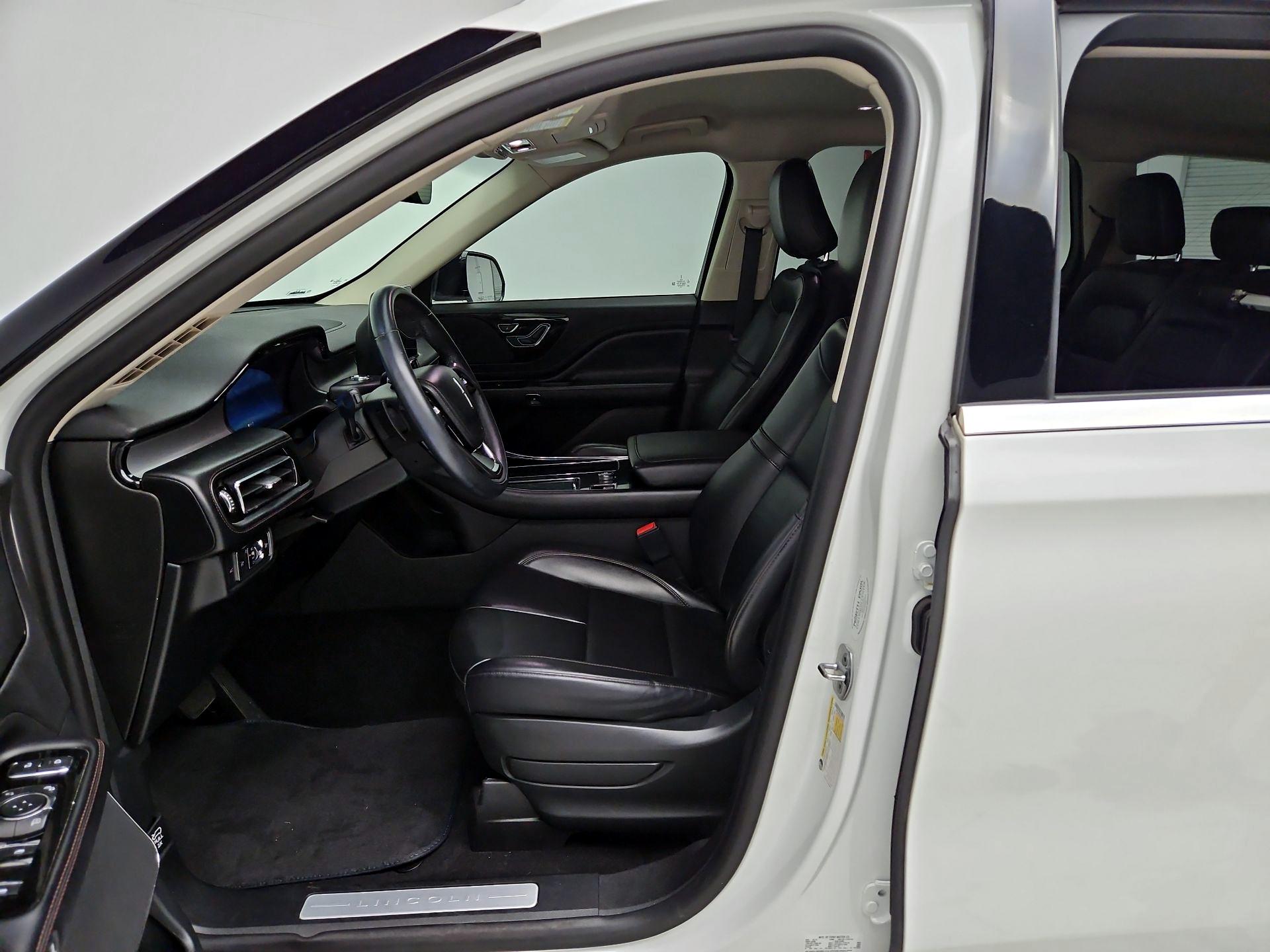 Thumbnail: 2021 Lincoln Aviator - 11