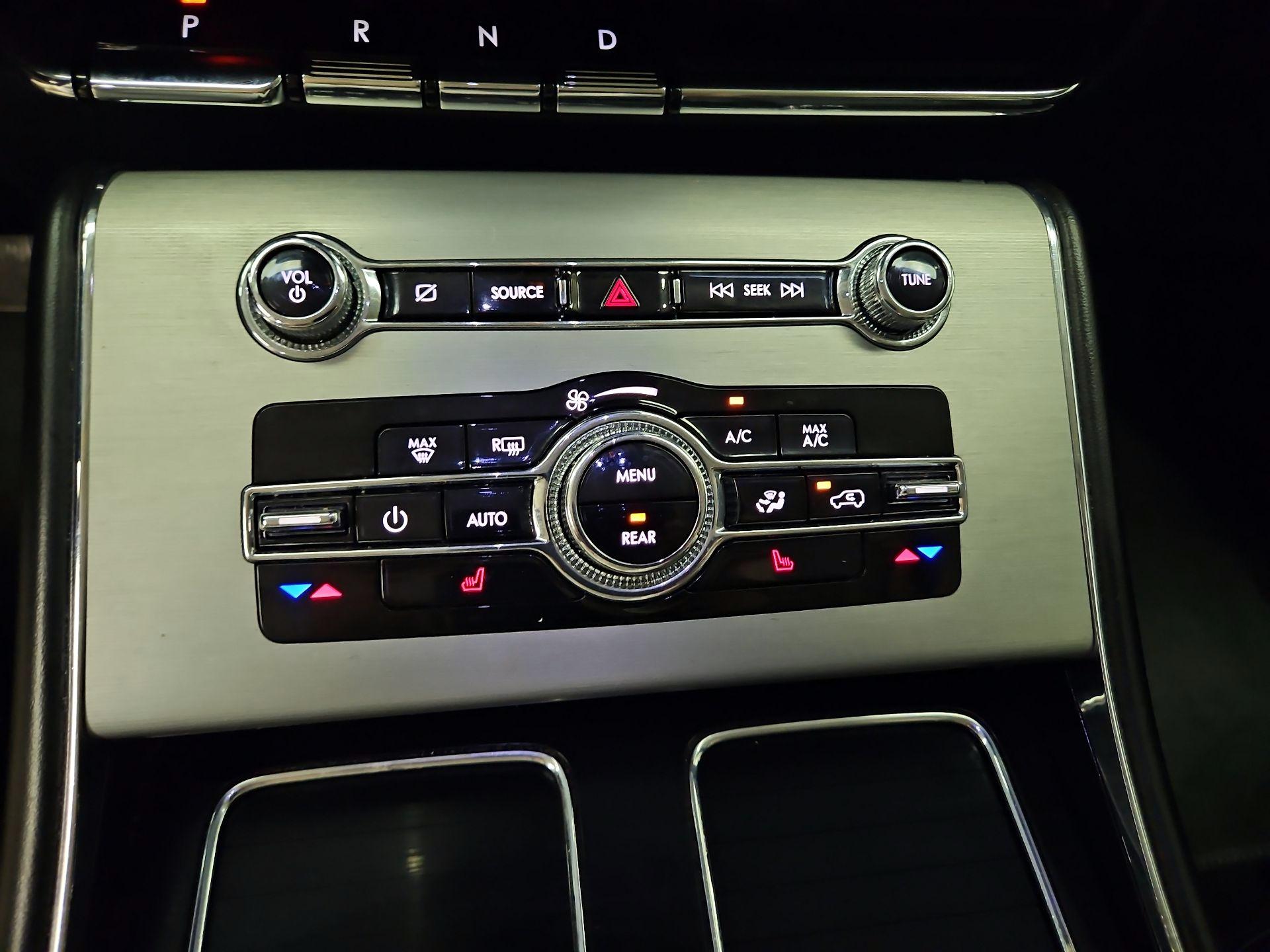 Thumbnail: 2021 Lincoln Aviator - 16