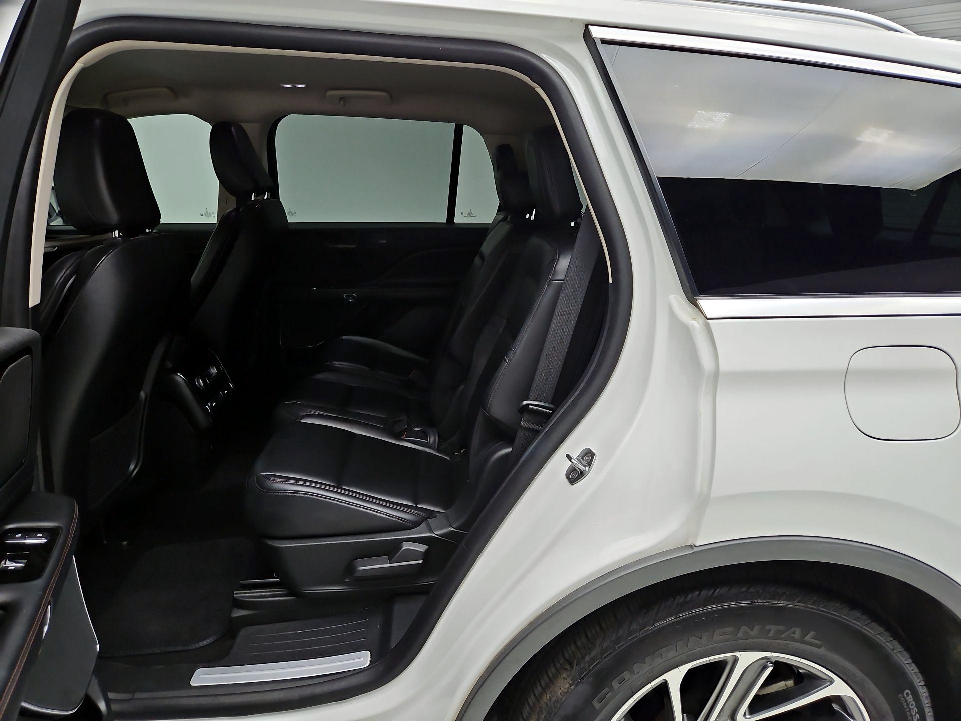 Thumbnail: 2021 Lincoln Aviator - 19