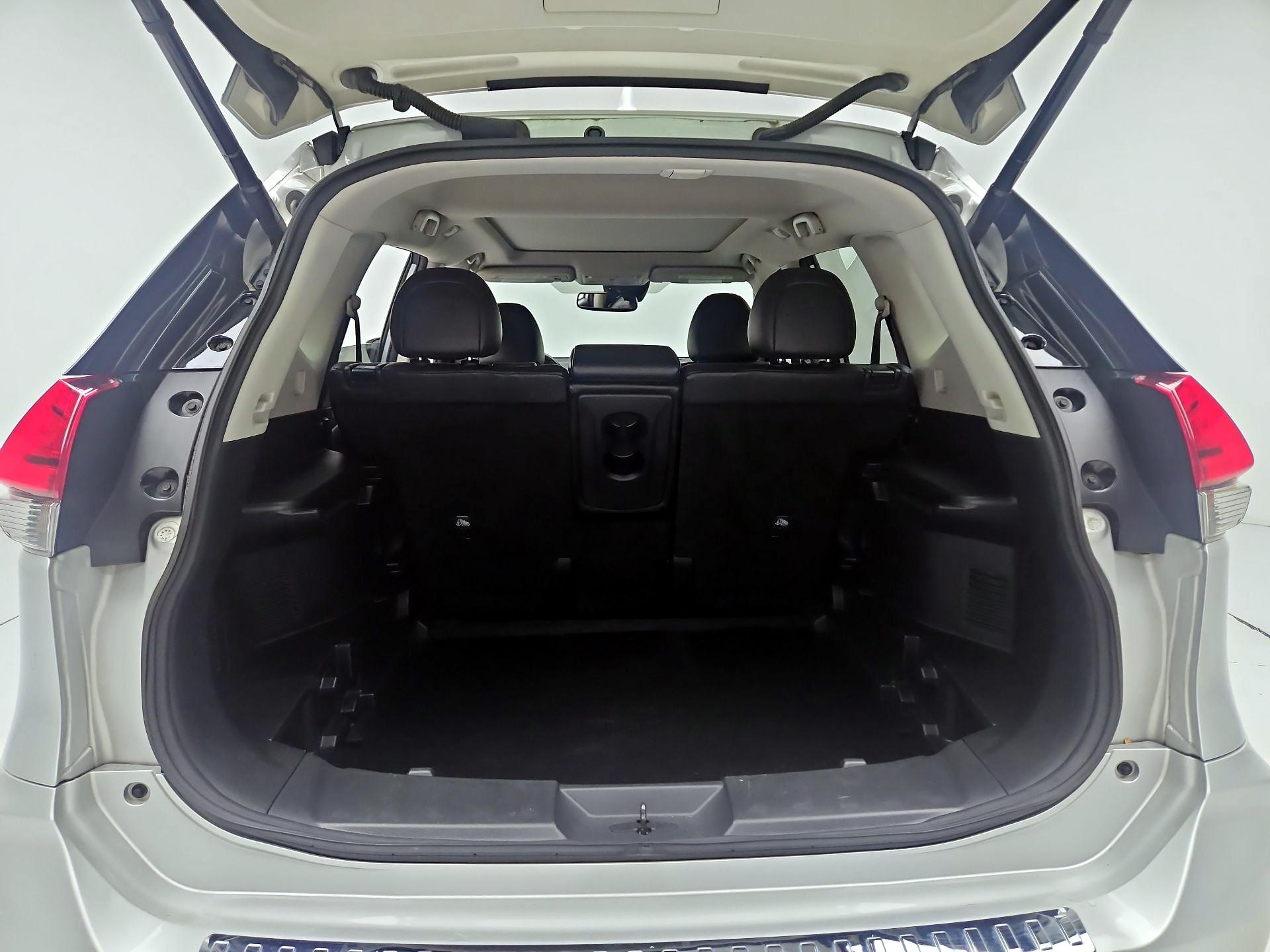 Thumbnail: 2017 Nissan Rogue - 20