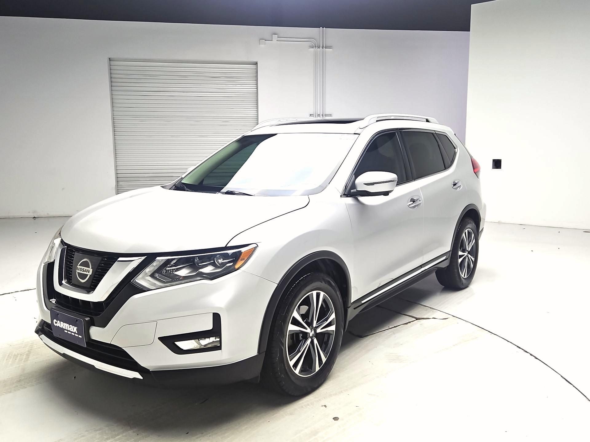 Thumbnail: 2017 Nissan Rogue - 3