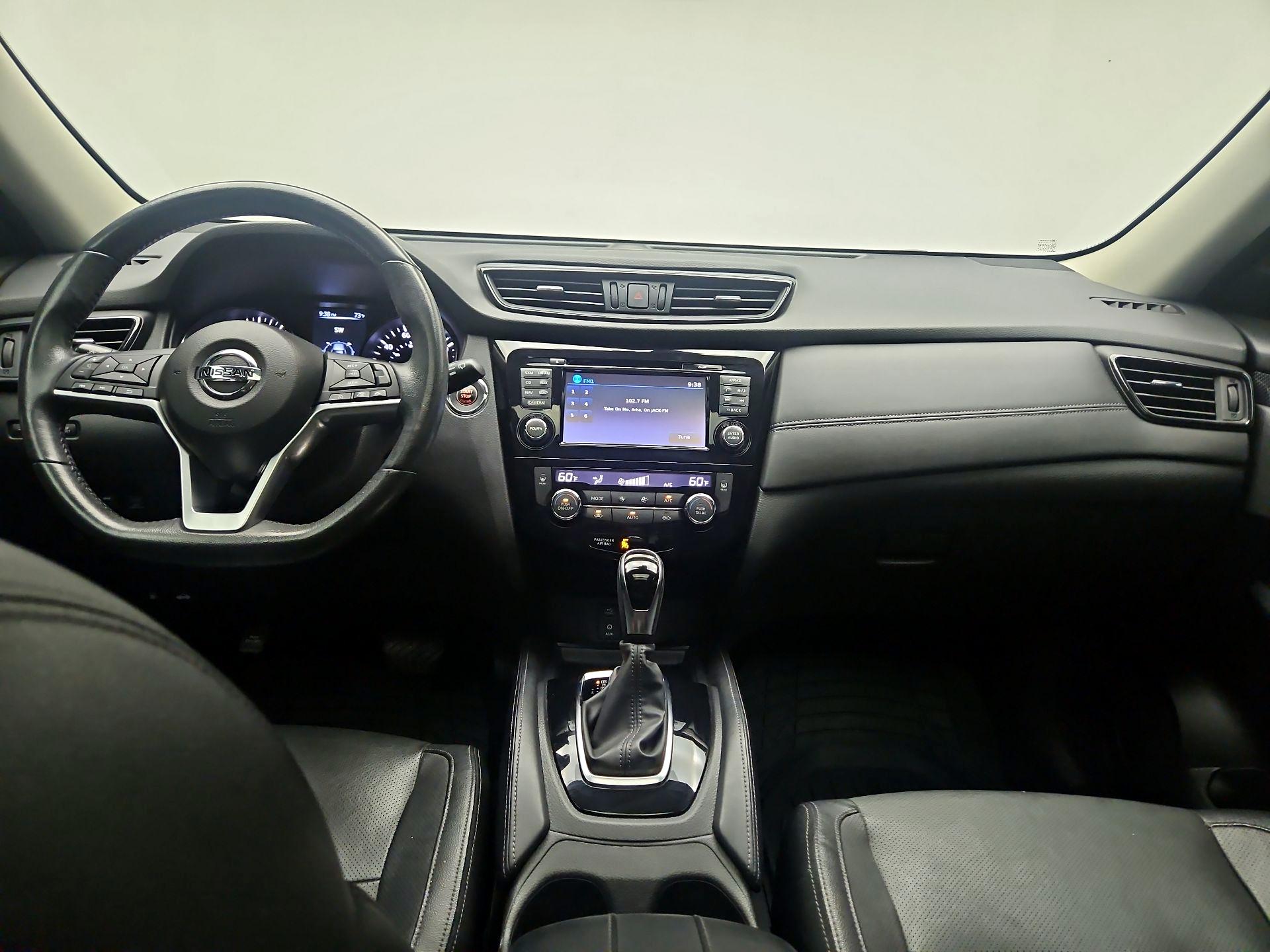 Thumbnail: 2017 Nissan Rogue - 8