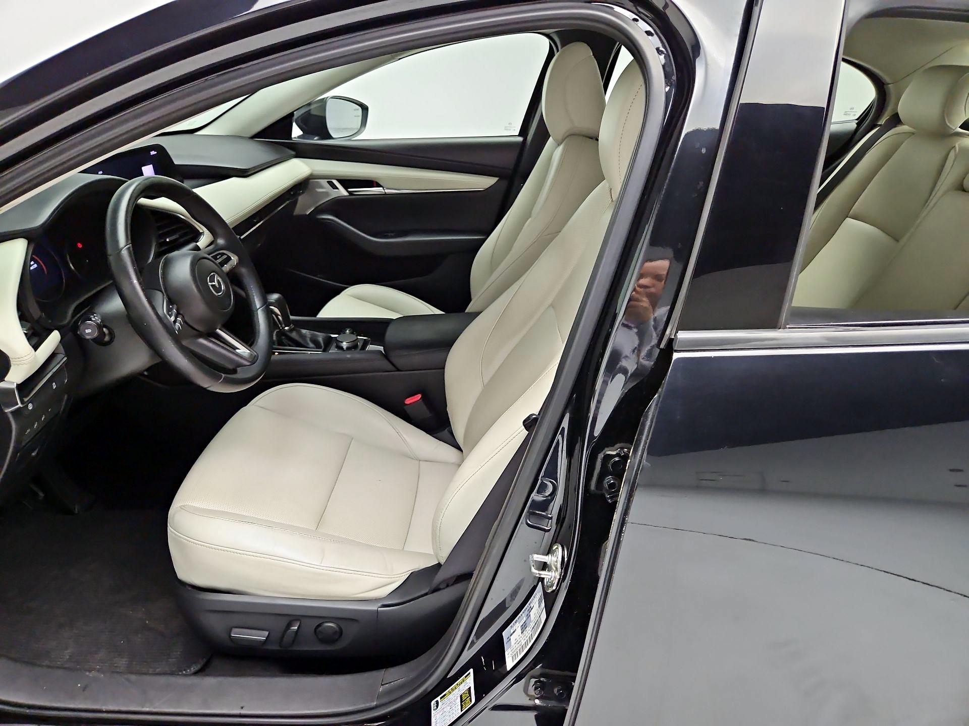 Thumbnail: 2019 Mazda Mazda3 - 11