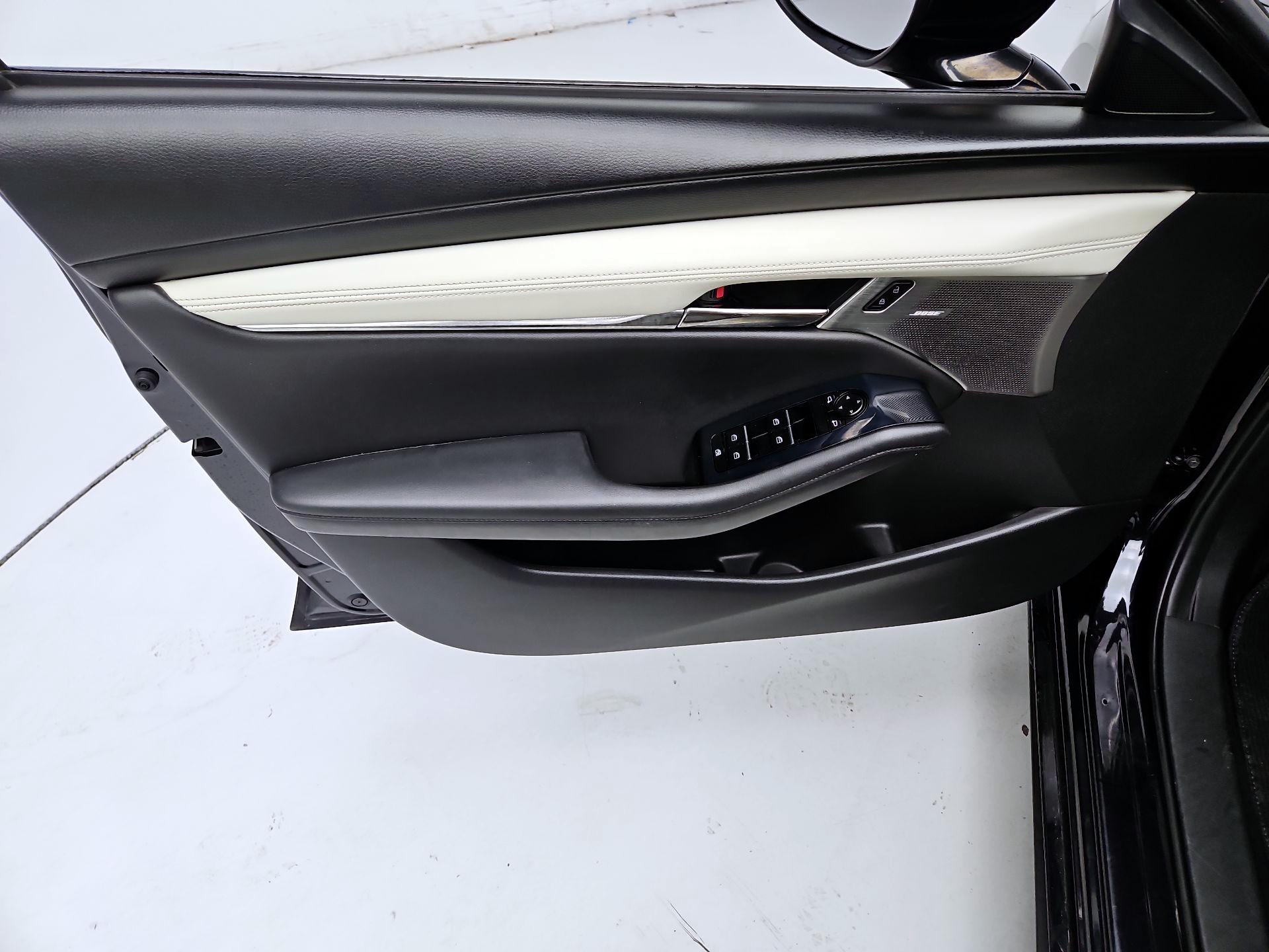 Thumbnail: 2019 Mazda Mazda3 - 12