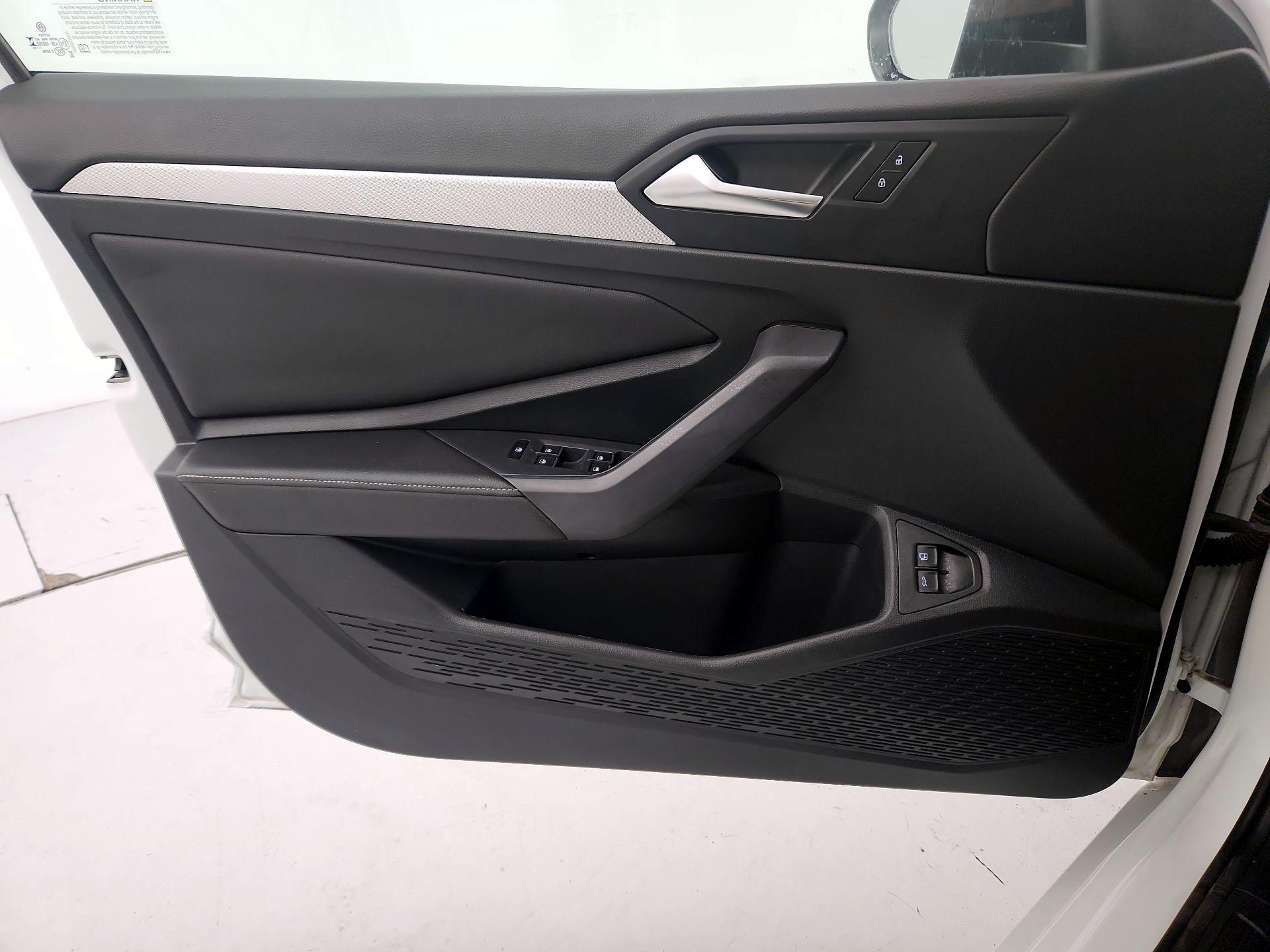 Thumbnail: 2023 Volkswagen Jetta - 12