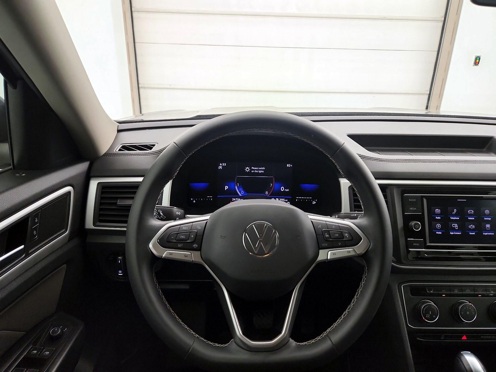 Thumbnail: 2022 Volkswagen Atlas - 10
