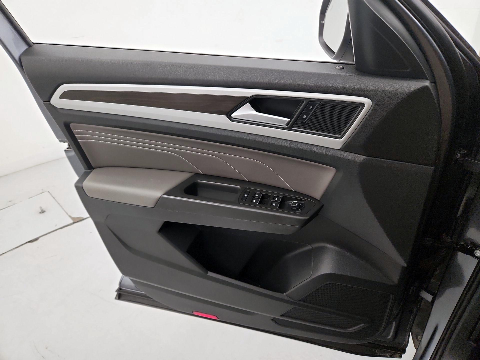 Thumbnail: 2022 Volkswagen Atlas - 12