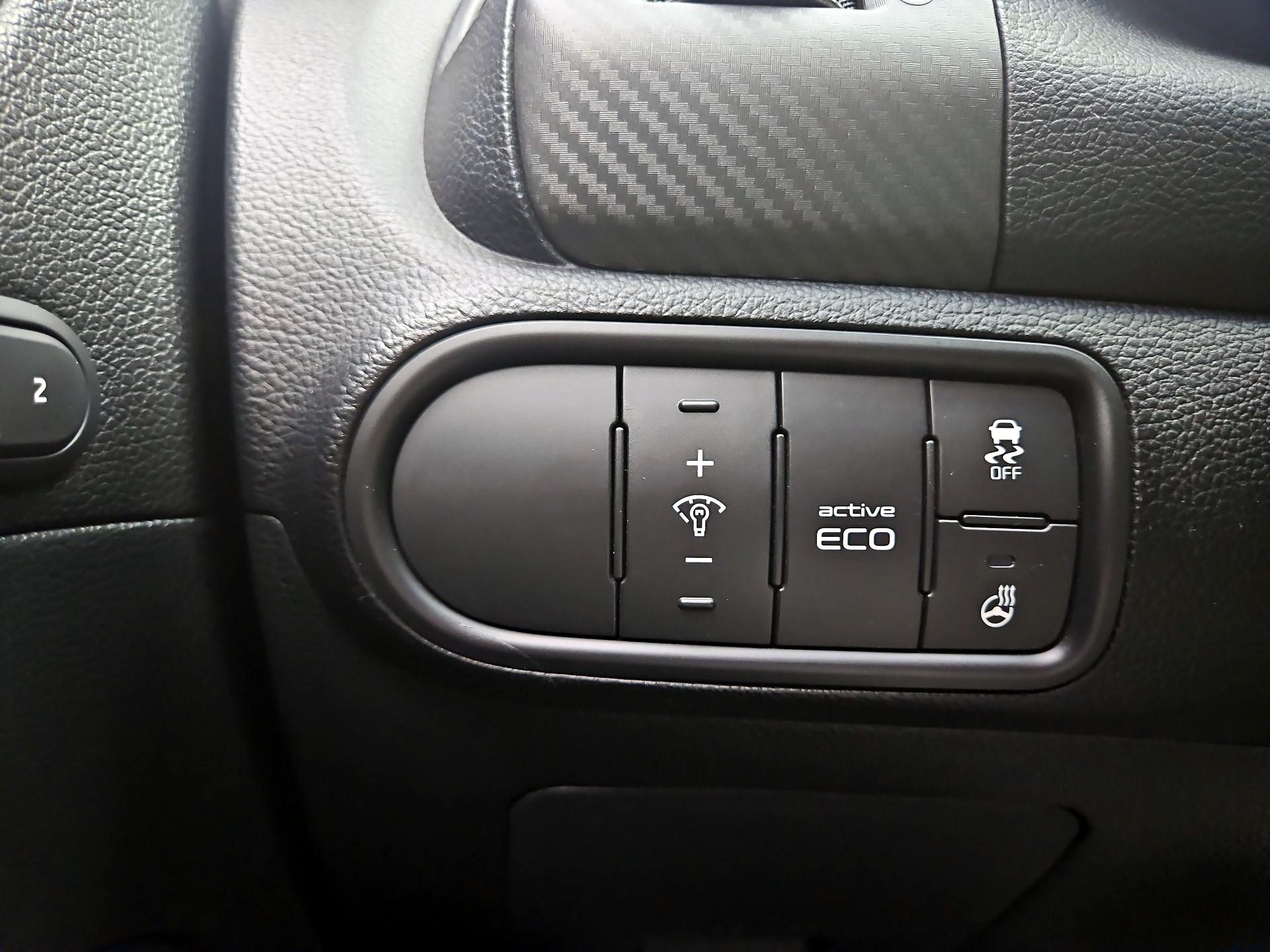 Thumbnail: 2015 Kia Forte - 11
