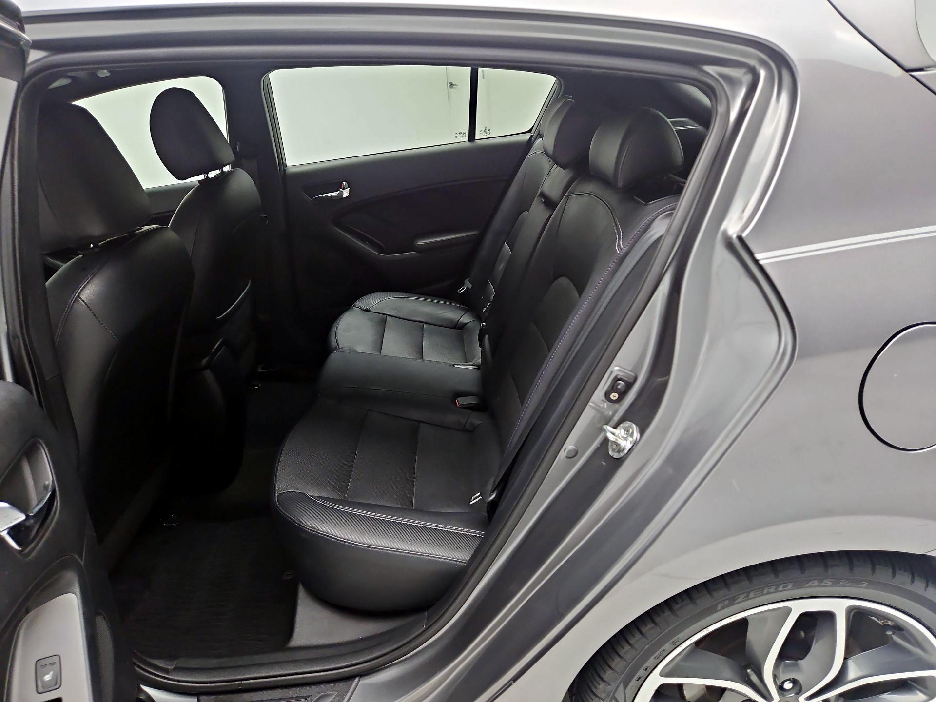Thumbnail: 2015 Kia Forte - 18
