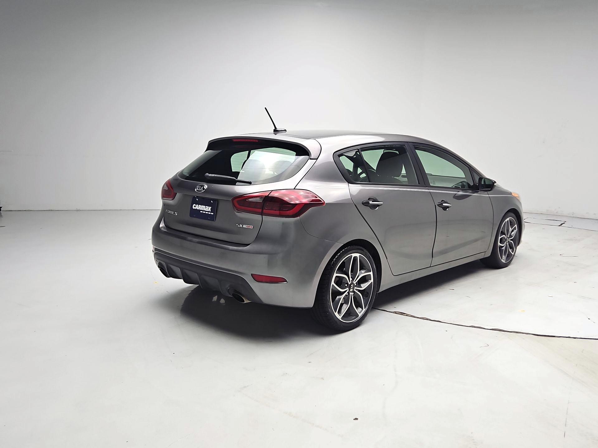 Thumbnail: 2015 Kia Forte - 5