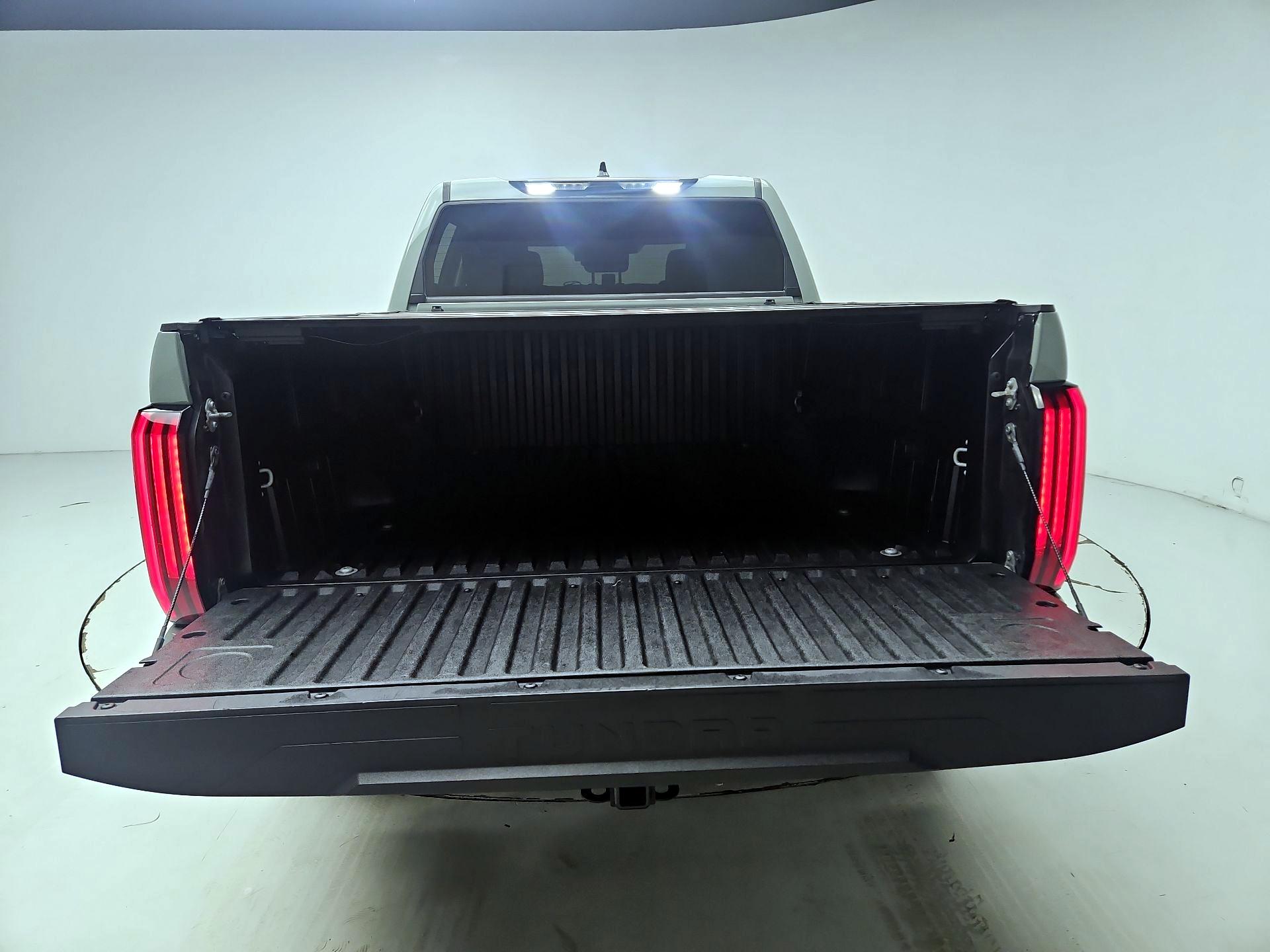 Thumbnail: 2022 Toyota Tundra - 18