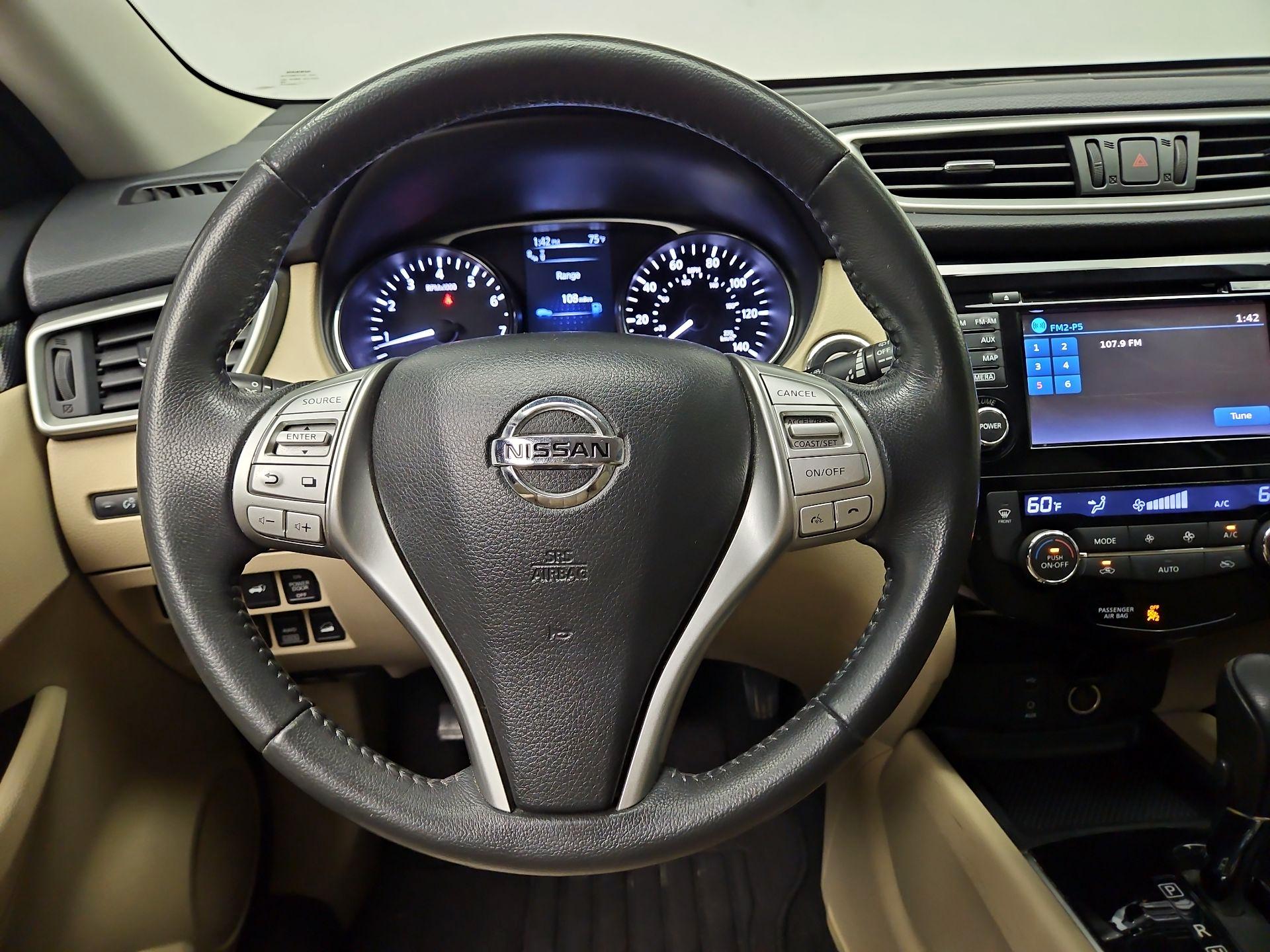 Thumbnail: 2016 Nissan Rogue - 10