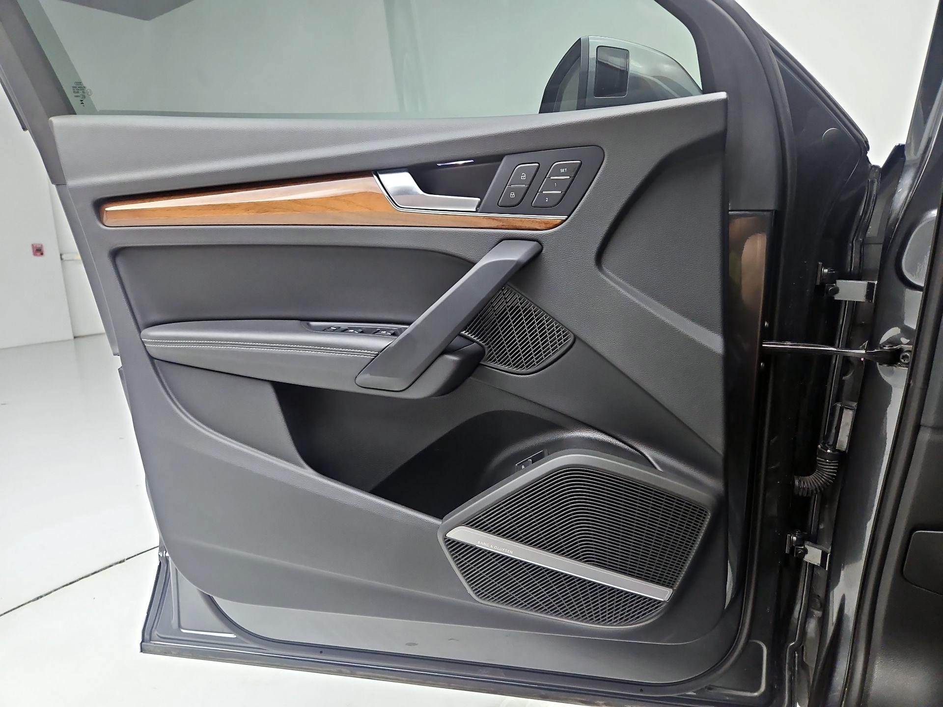 Thumbnail: 2023 Audi Q5 - 10